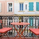 Cannes Centre, Climatise, Balcon, Tout A Pied