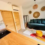 Les Appartements De Nana 6 - Studio Hypercentre, Rue Meynadier, Palais & Plage, Clim, Wifi