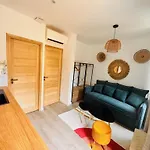 Les Appartements De Nana 6 - Studio Hypercentre, Rue Meynadier, Palais & Plage, Clim, Wifi