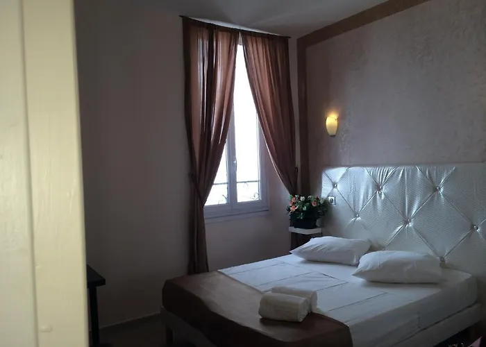 Arcotel Cannes 4 Minutes Du Palais Des Festivals - New Management New Team - Old Revievv