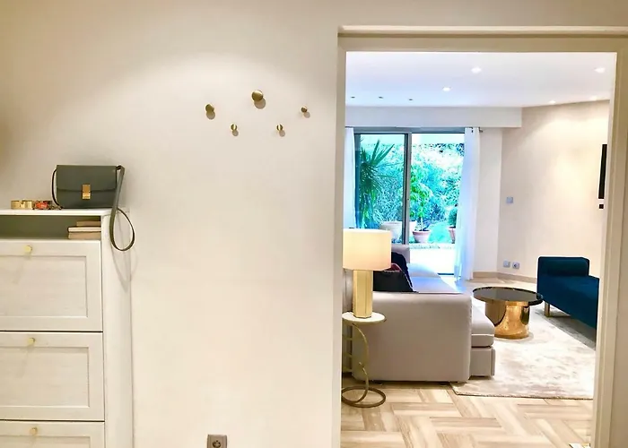 19 Rue Du Parc Alexandre III