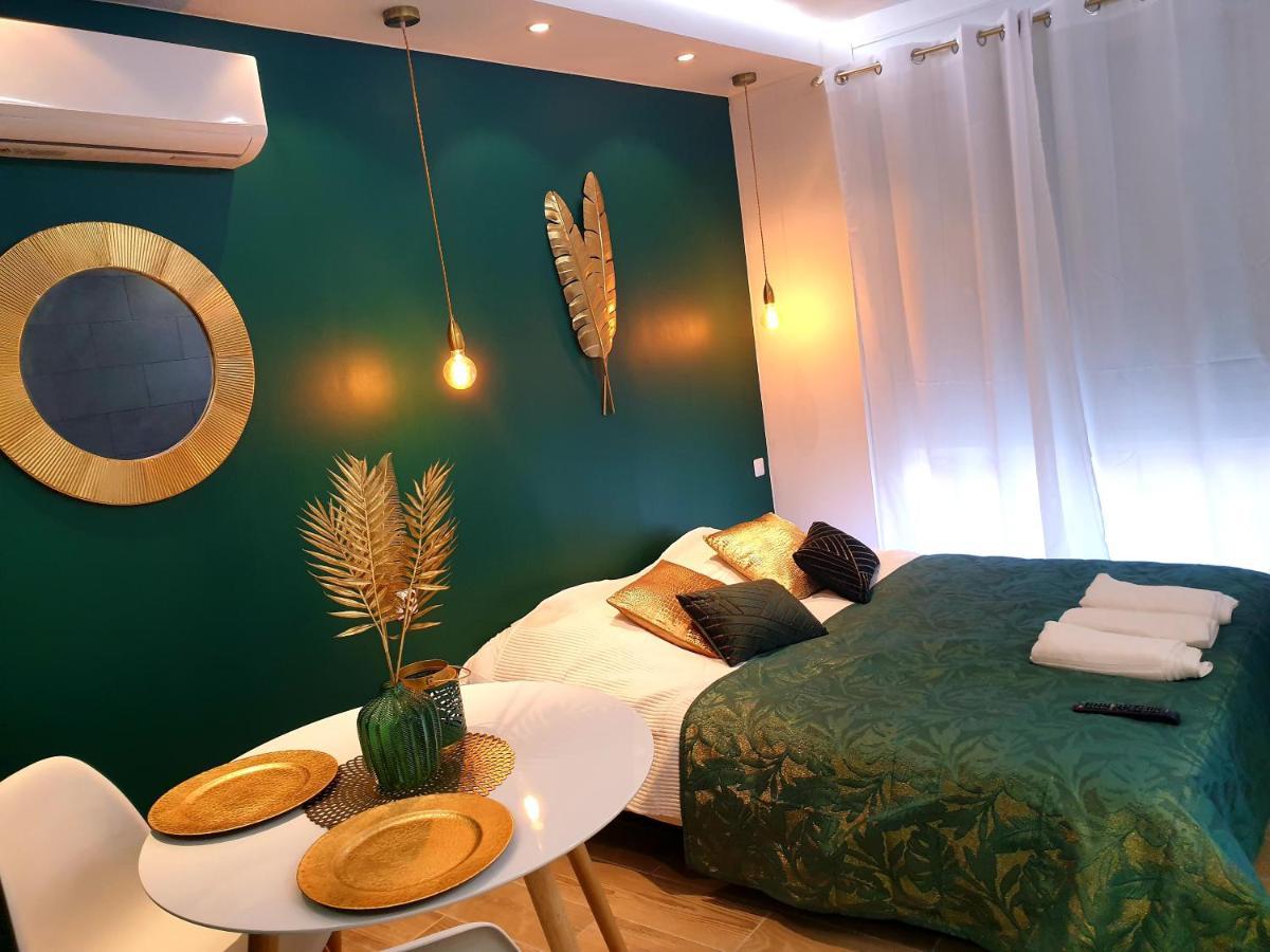 And - Apartment Cannes
