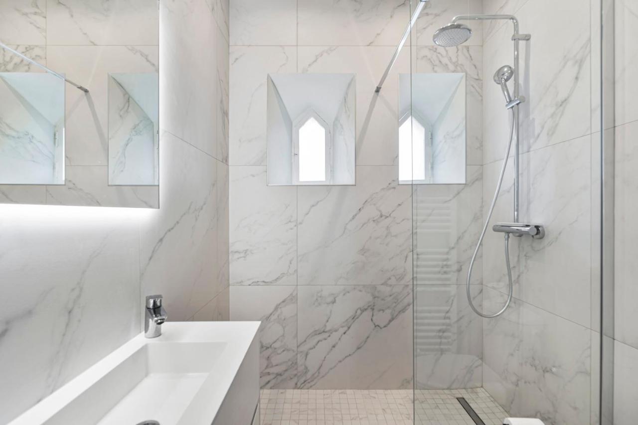 Luxury - City Center Apartment