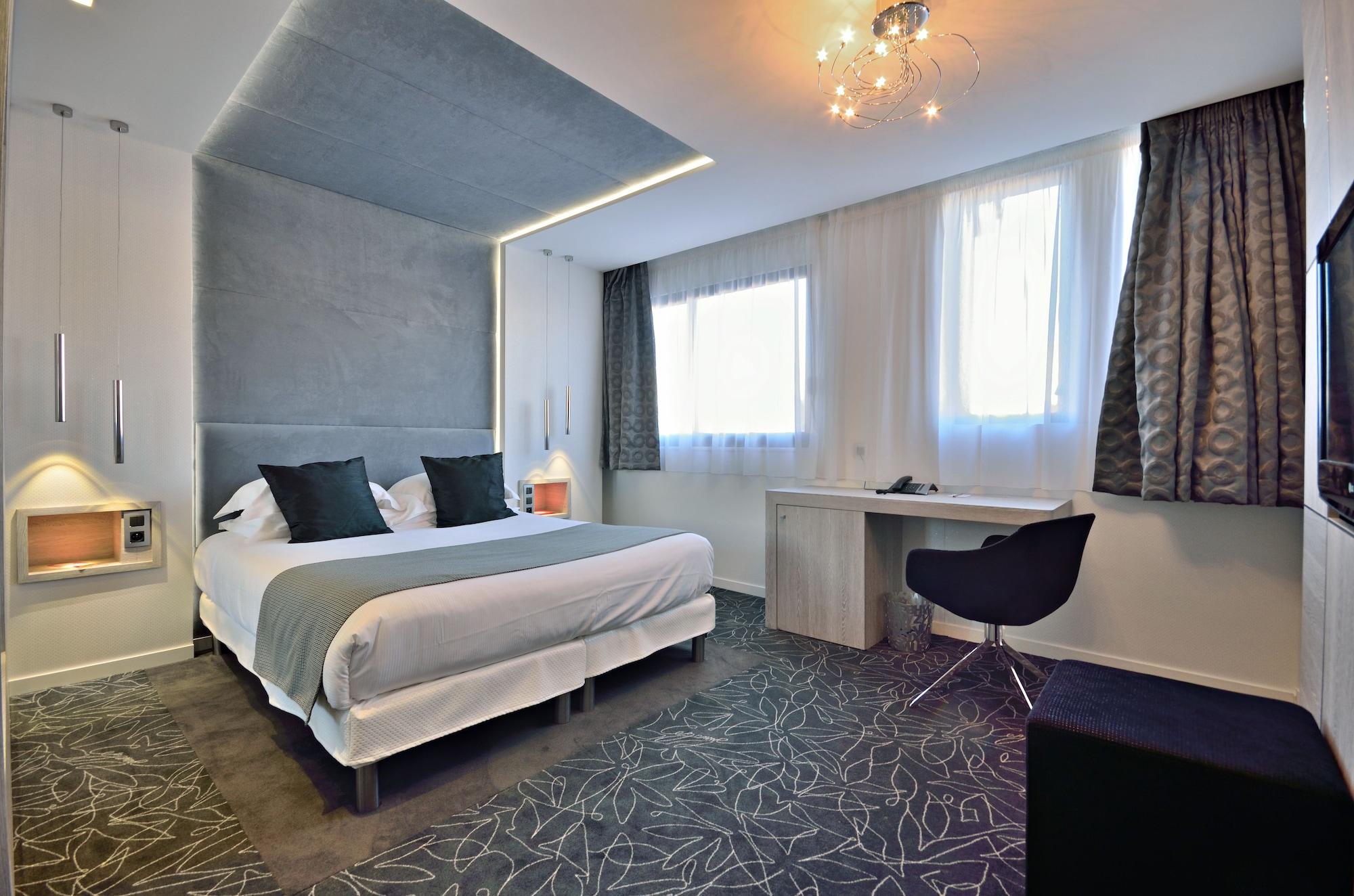 Hotel Cezanne 4*