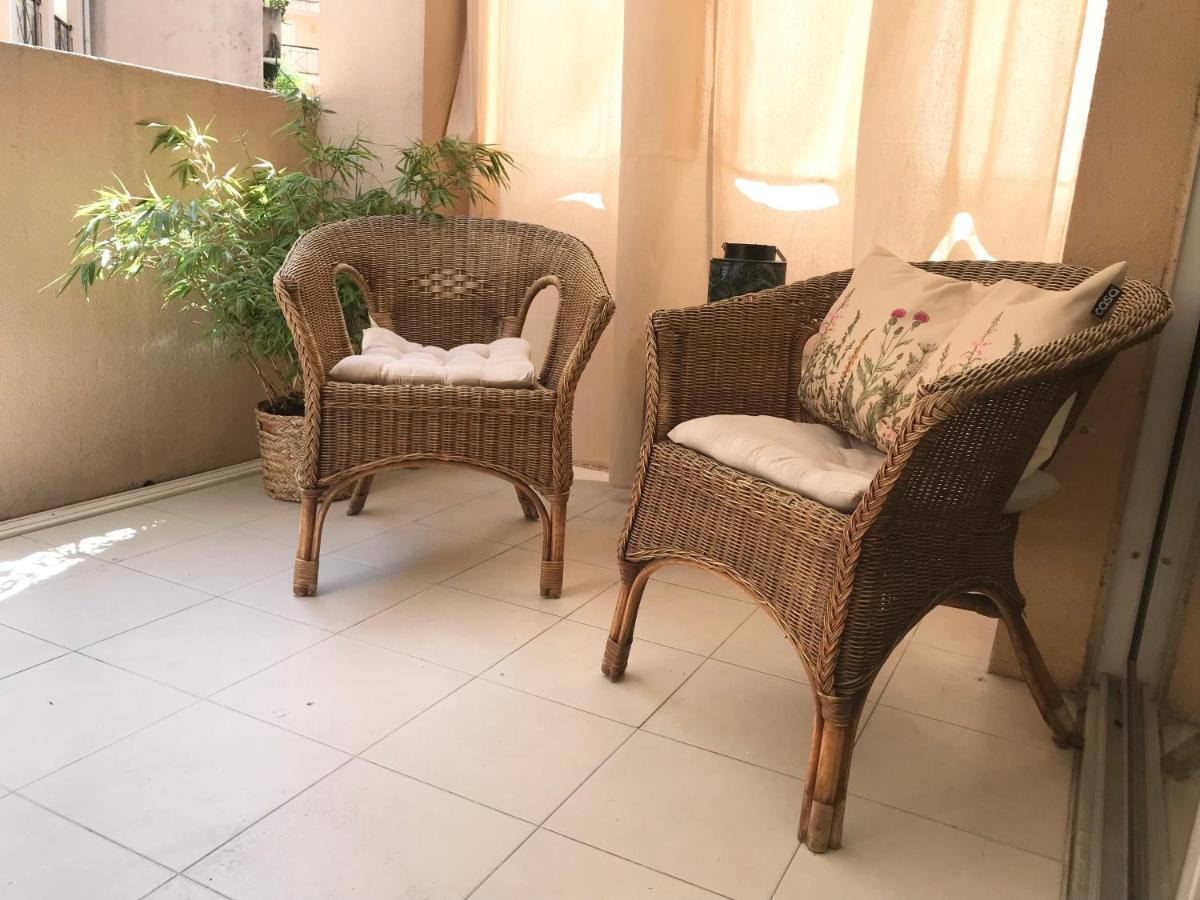 Apartment Steps To The In With Parking Cannes
