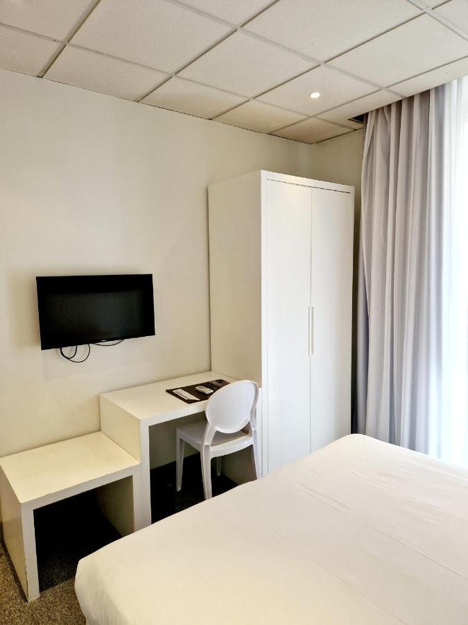 P.l.m. Hotel 2*