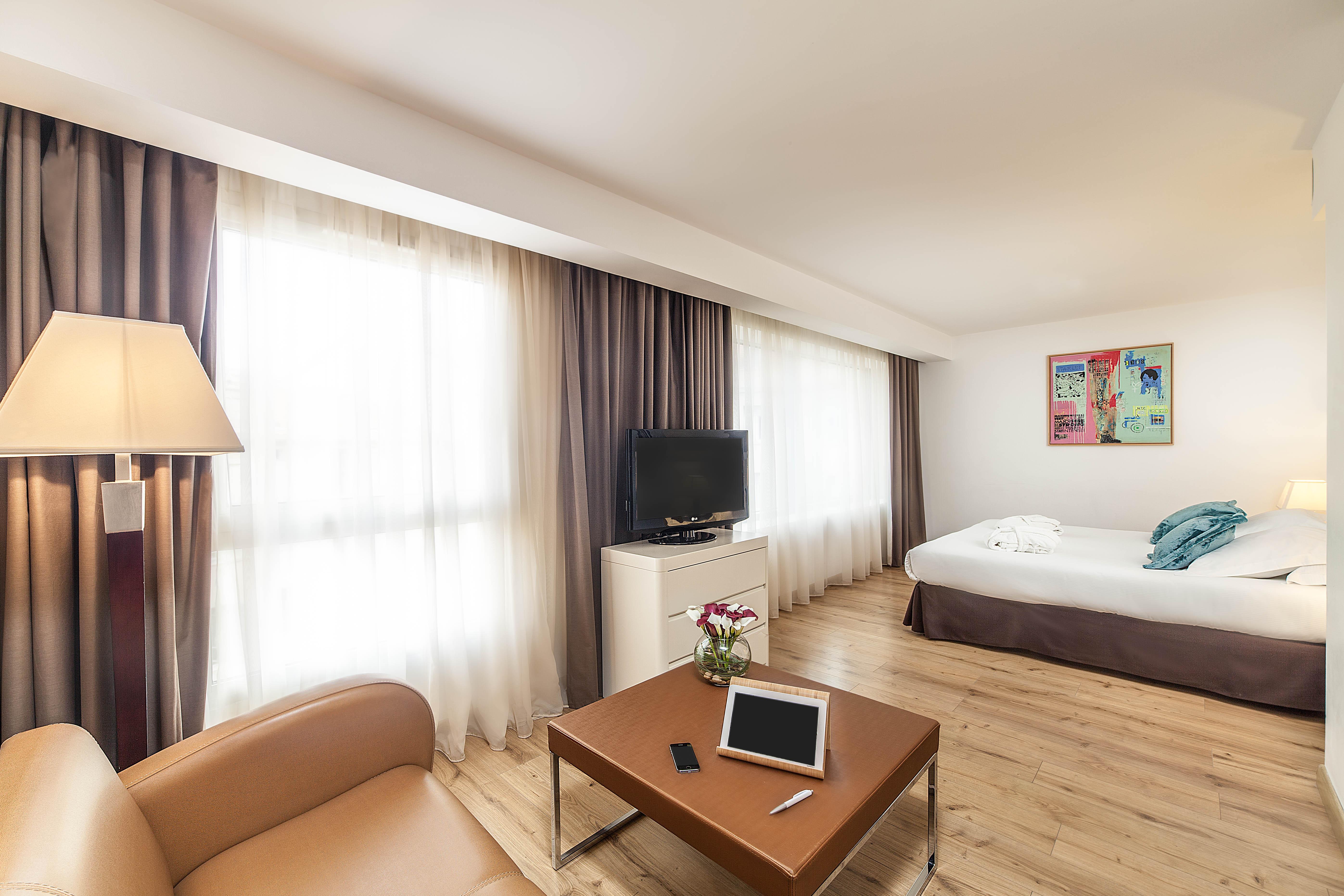 Montaigne & Hotel