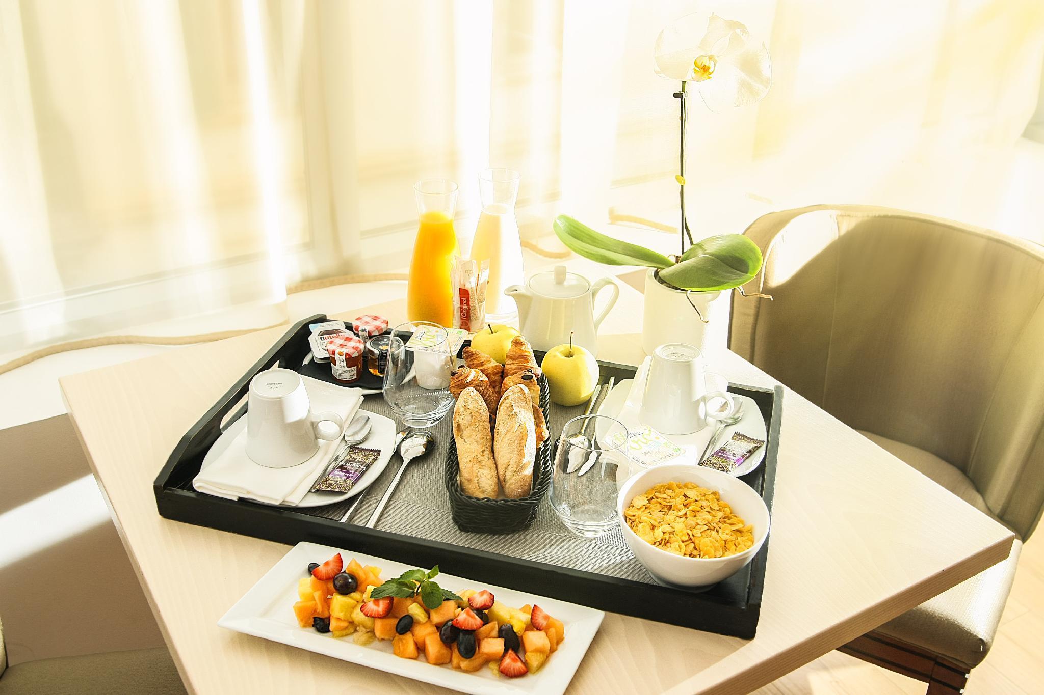 Hotel Montaigne & Cannes