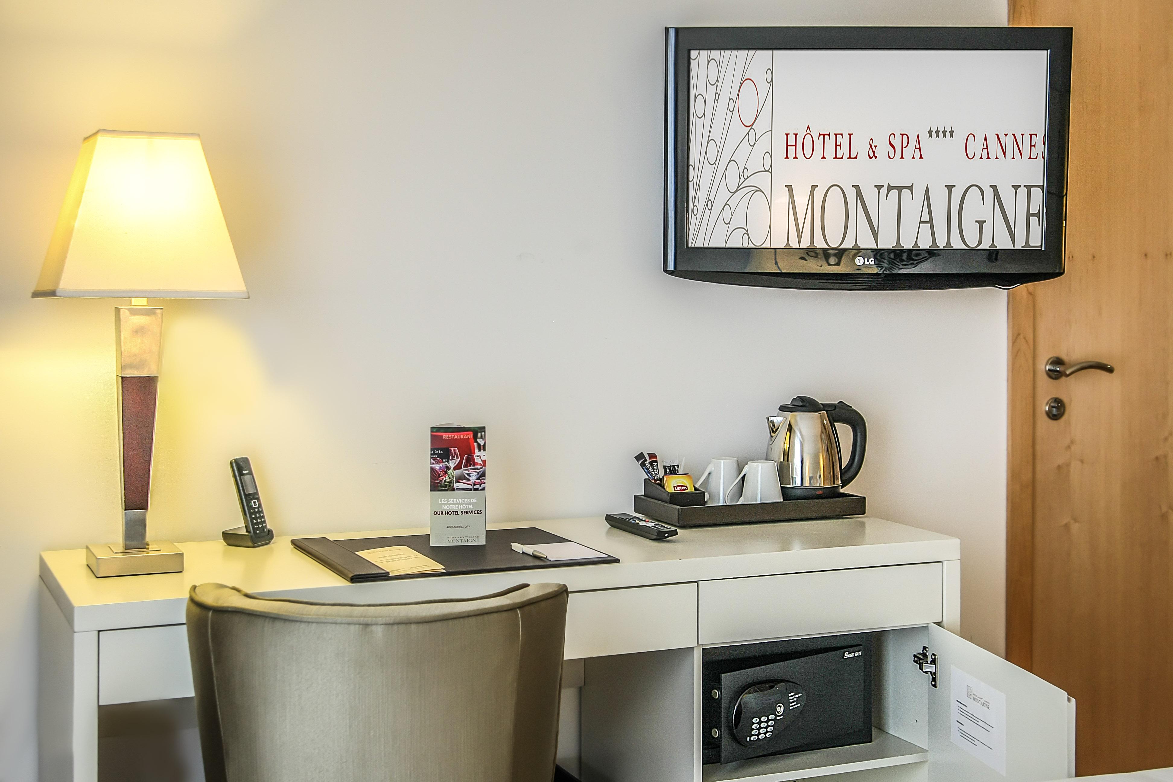 Montaigne & 4*