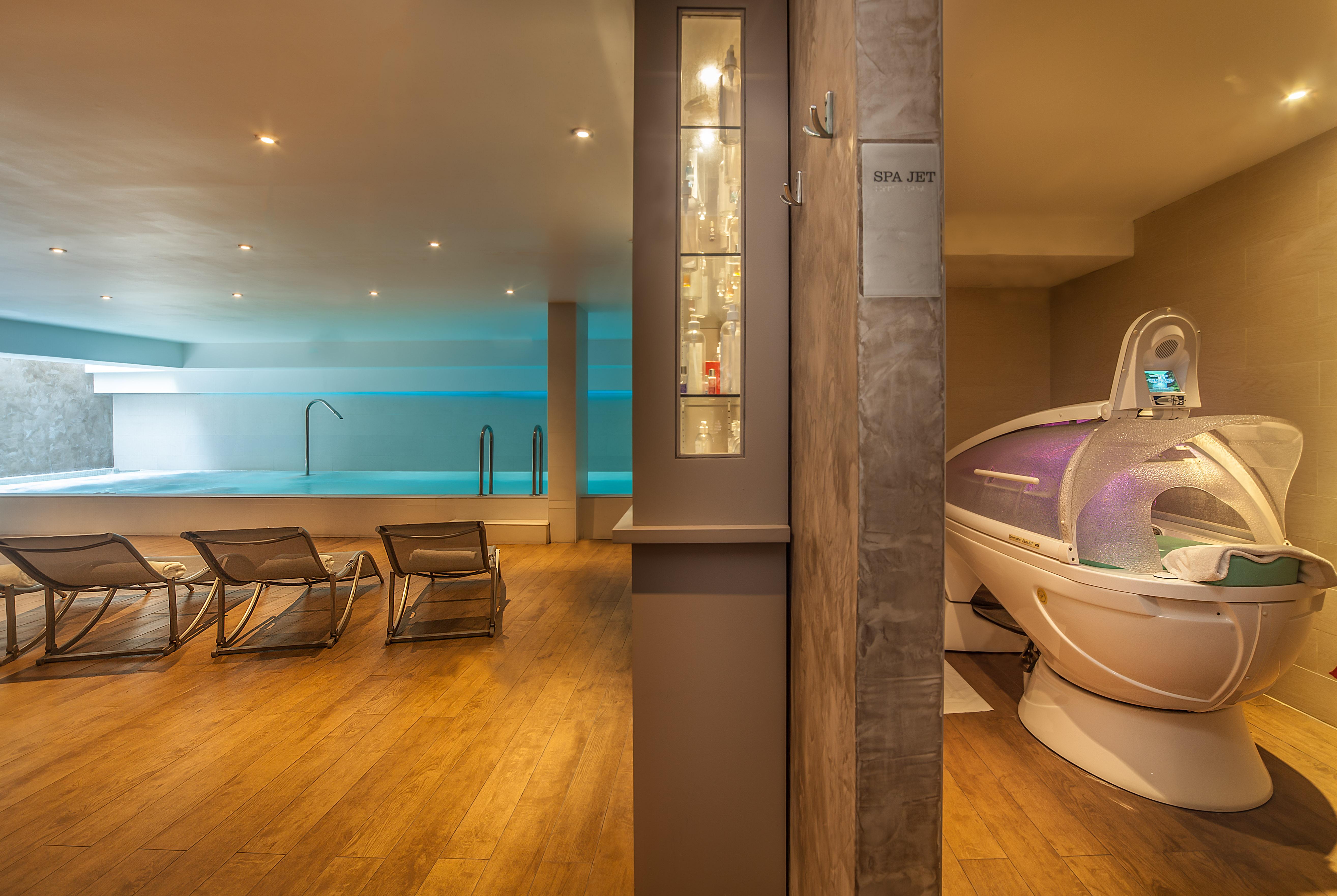 Montaigne & Hotel