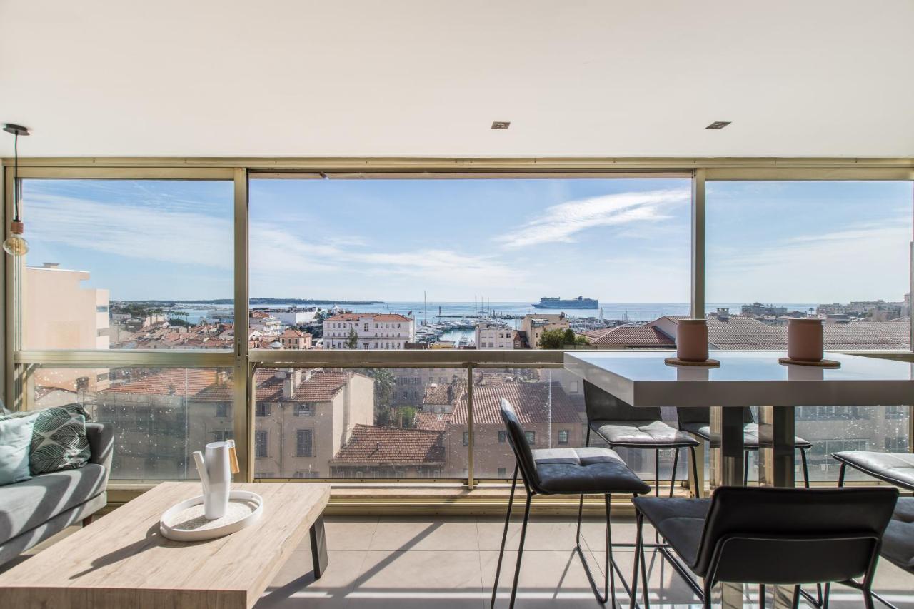 Lb Vacation I Admire Panoramic Ocean Views Through Walls Of Windows *