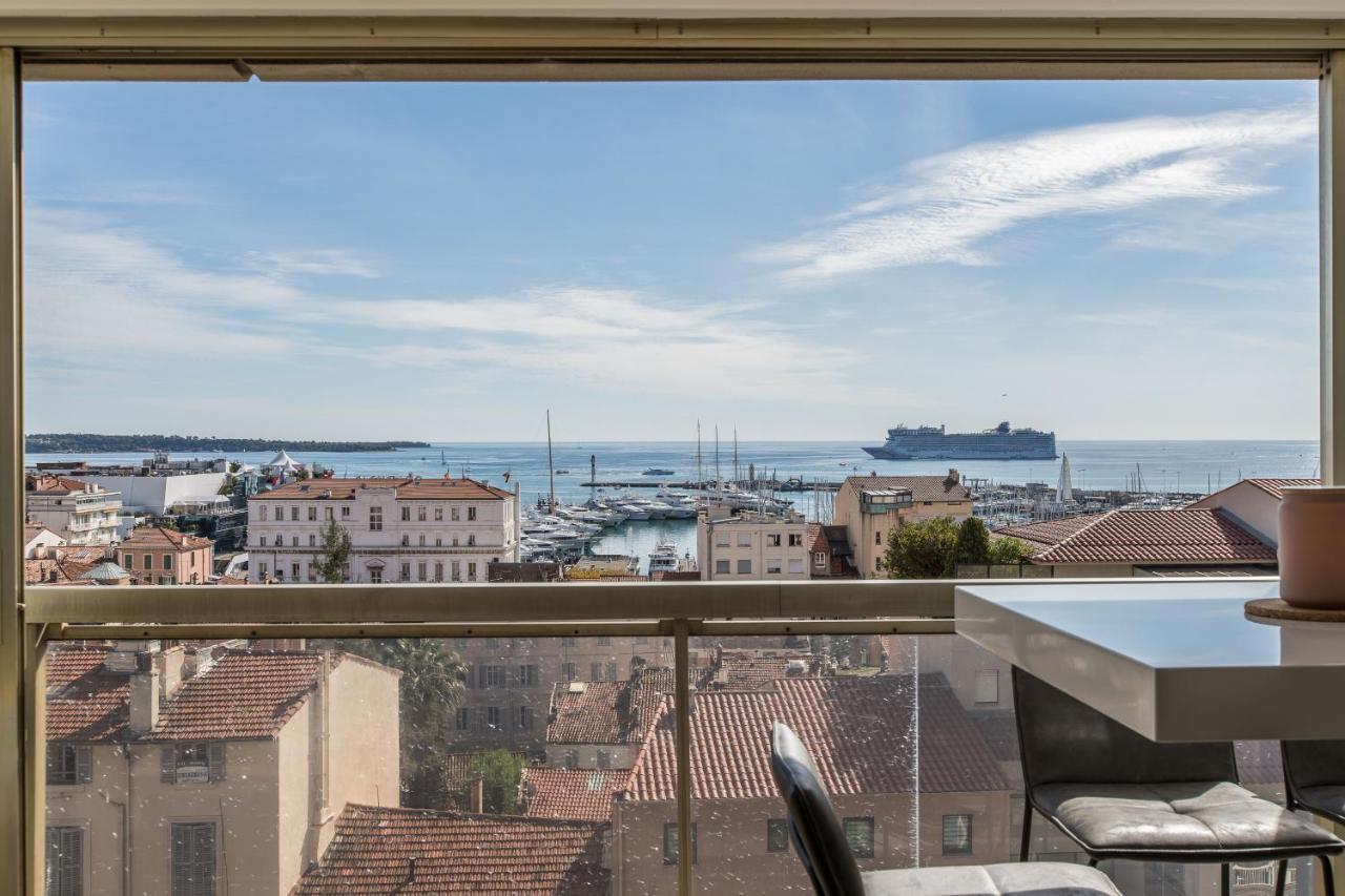 Lb Vacation I Admire Panoramic Ocean Views Through Walls Of Windows * Cannes