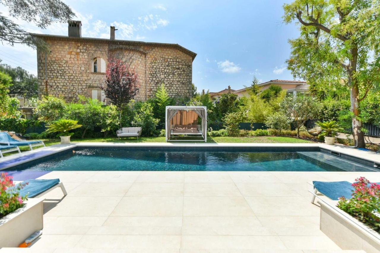 Luxueuse With Pool 7bd14p -