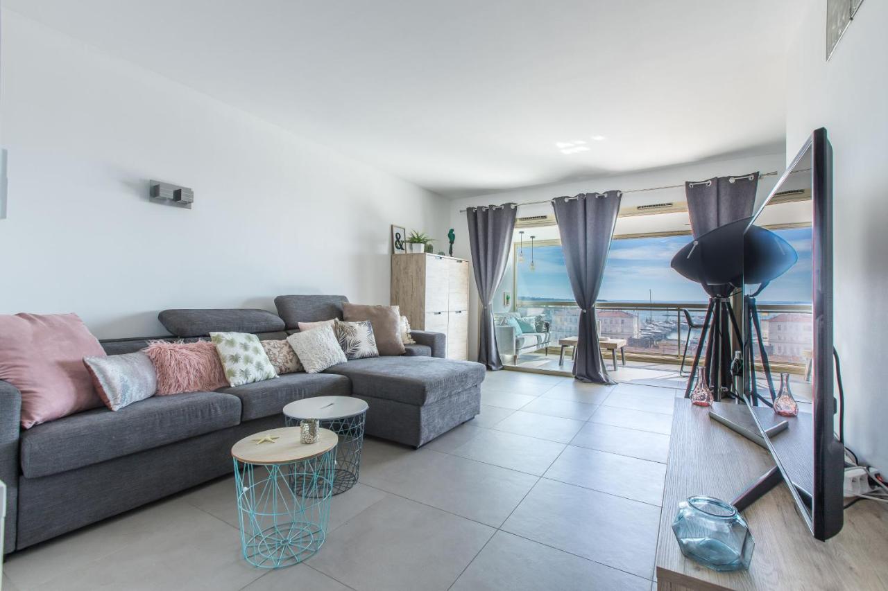 Lb Vacation I Admire Panoramic Ocean Views Through Walls Of Windows Apartment Cannes