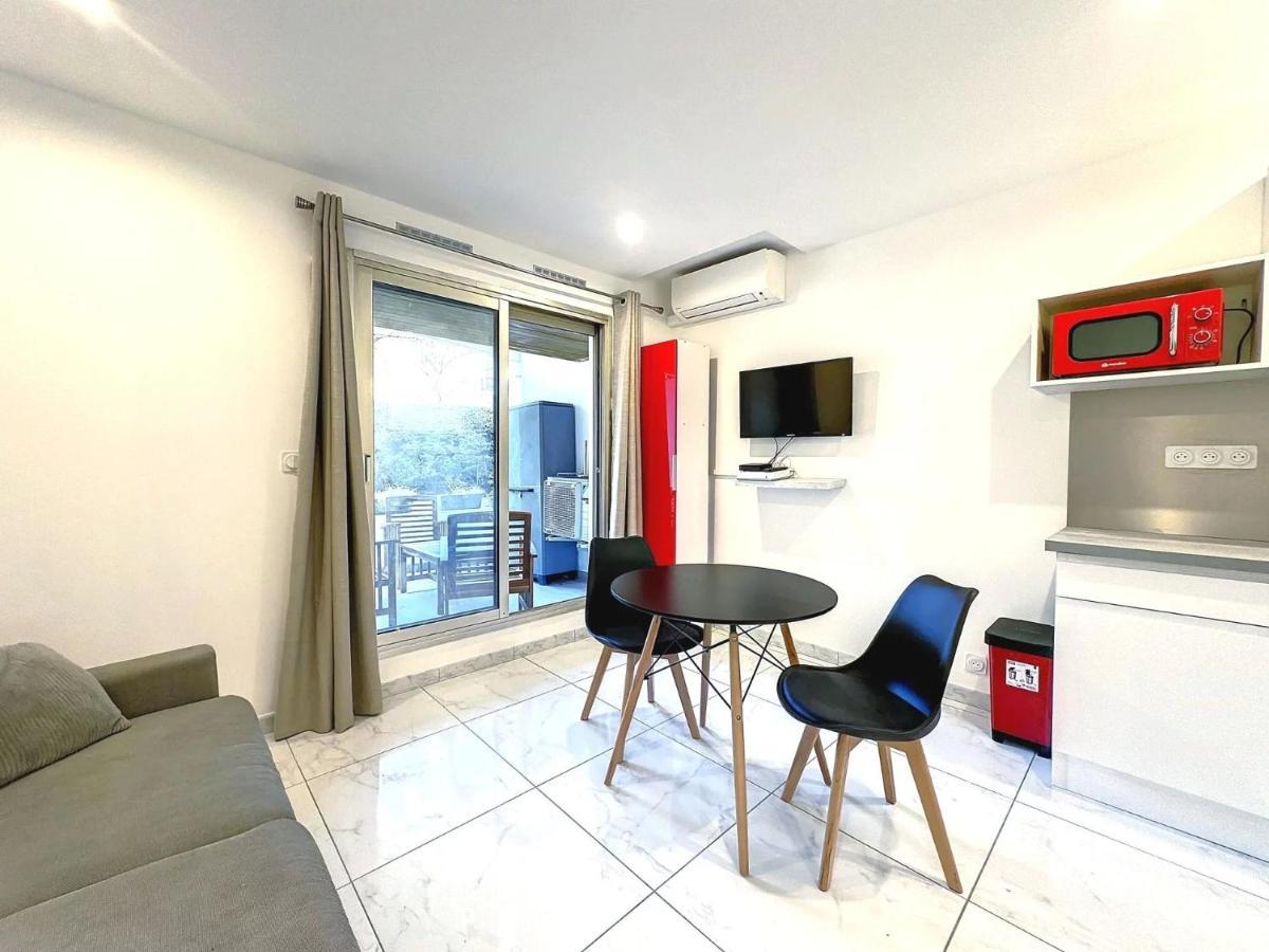 Superbe Studio Terrasse Centre Et Plages A Pieds Apartment