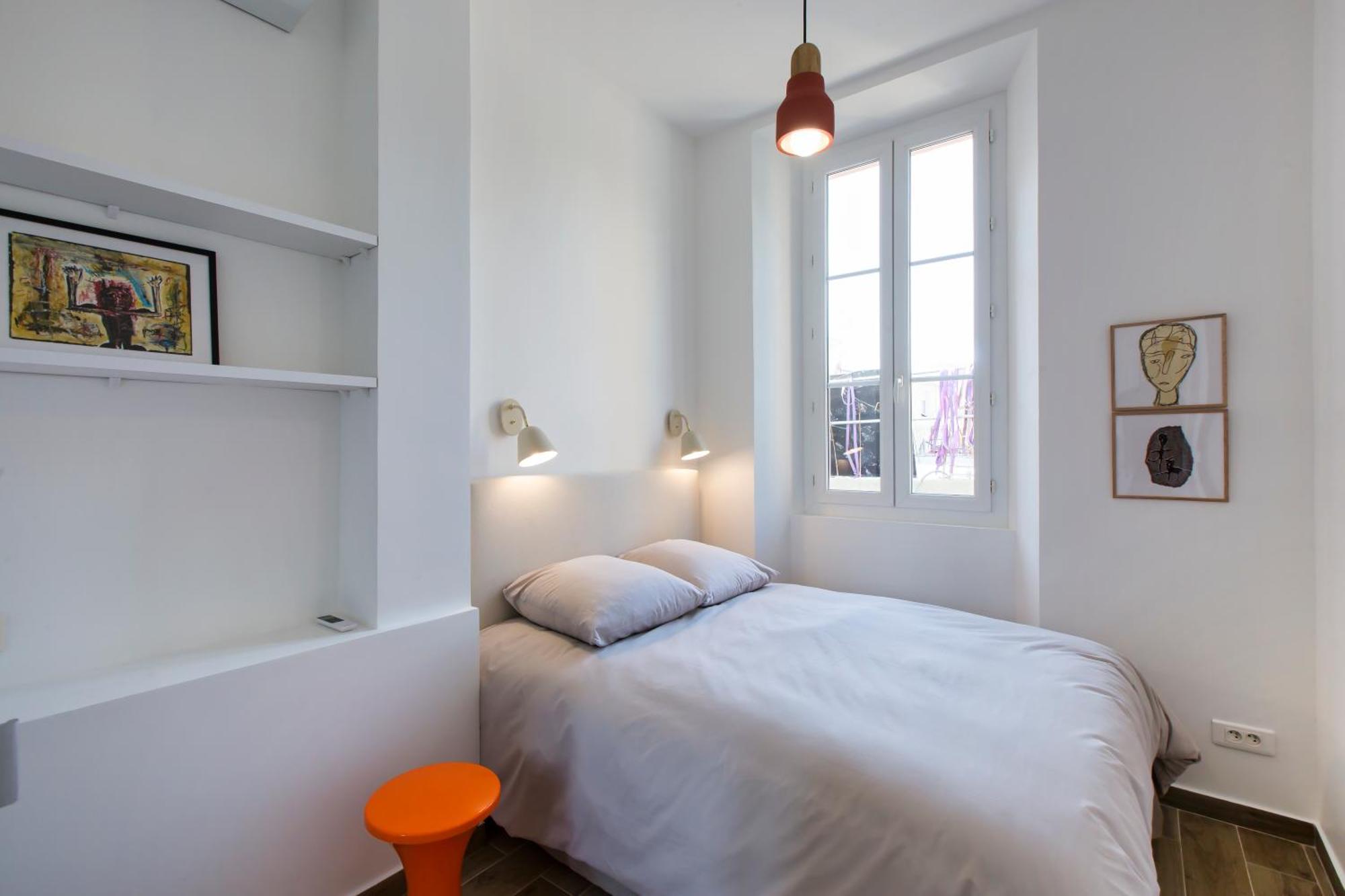 Centre, Climatise, Balcon, A Pied