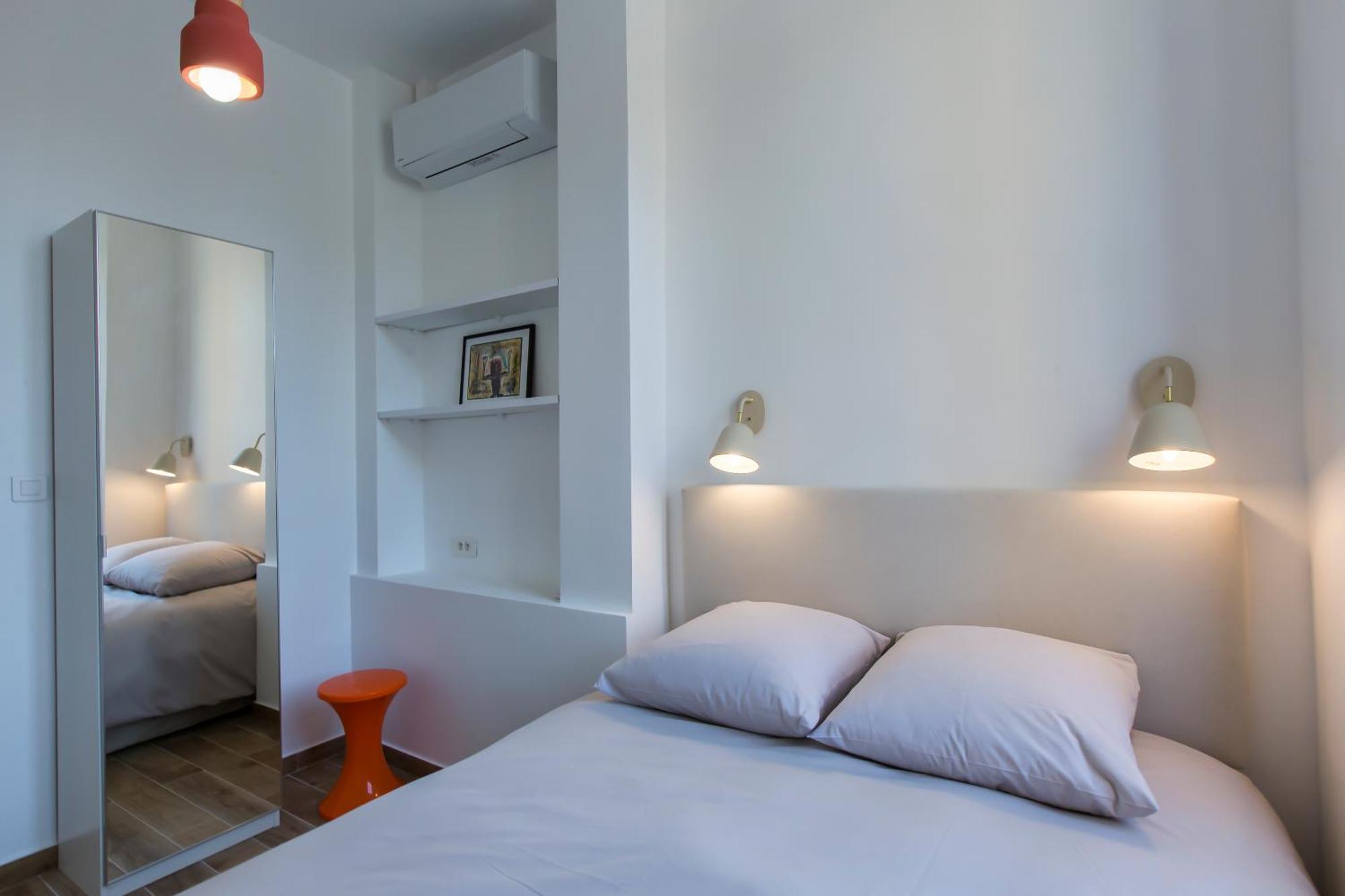 Centre, Climatise, Balcon, A Pied