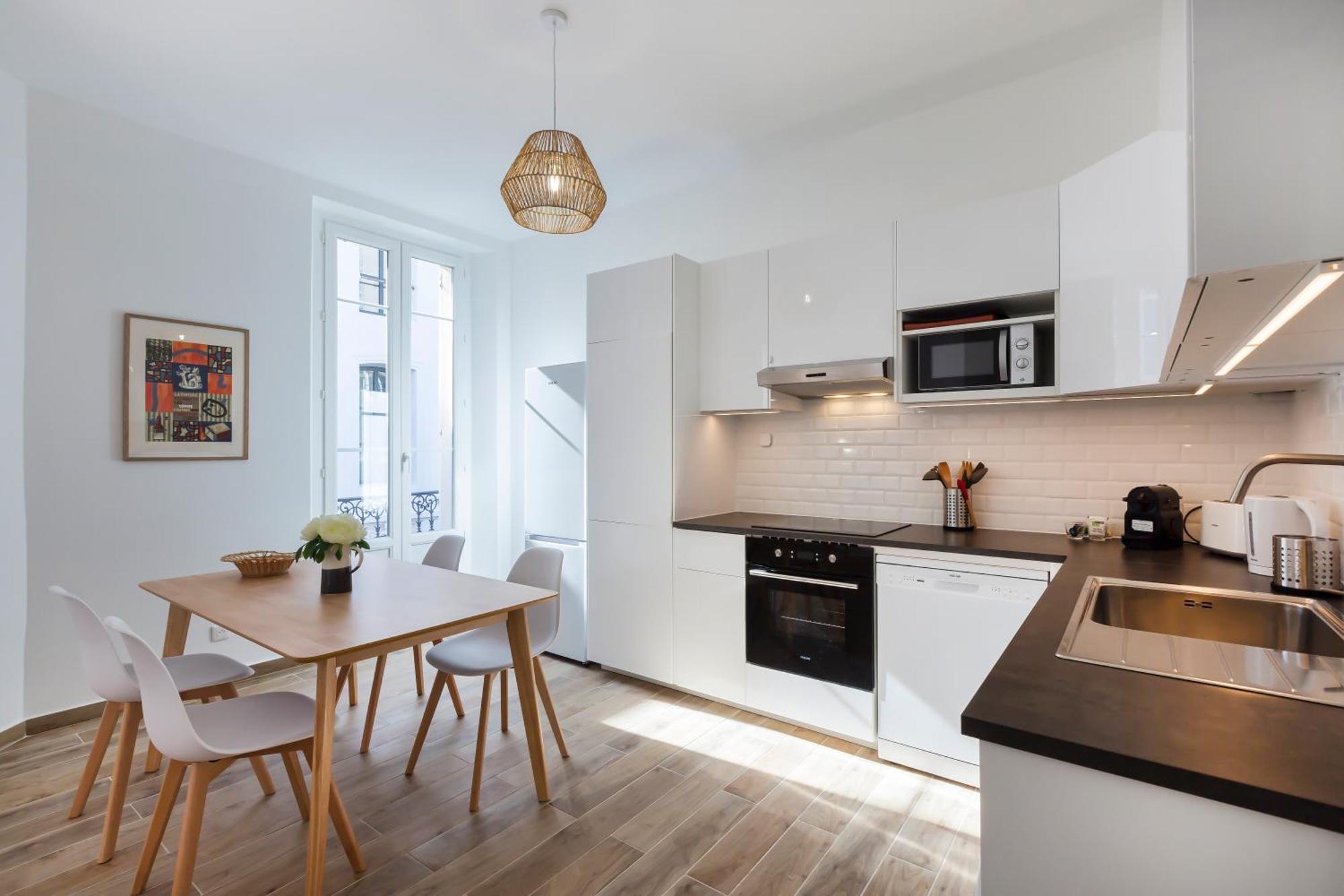 Centre, Climatise, Balcon, A Pied Apartment *