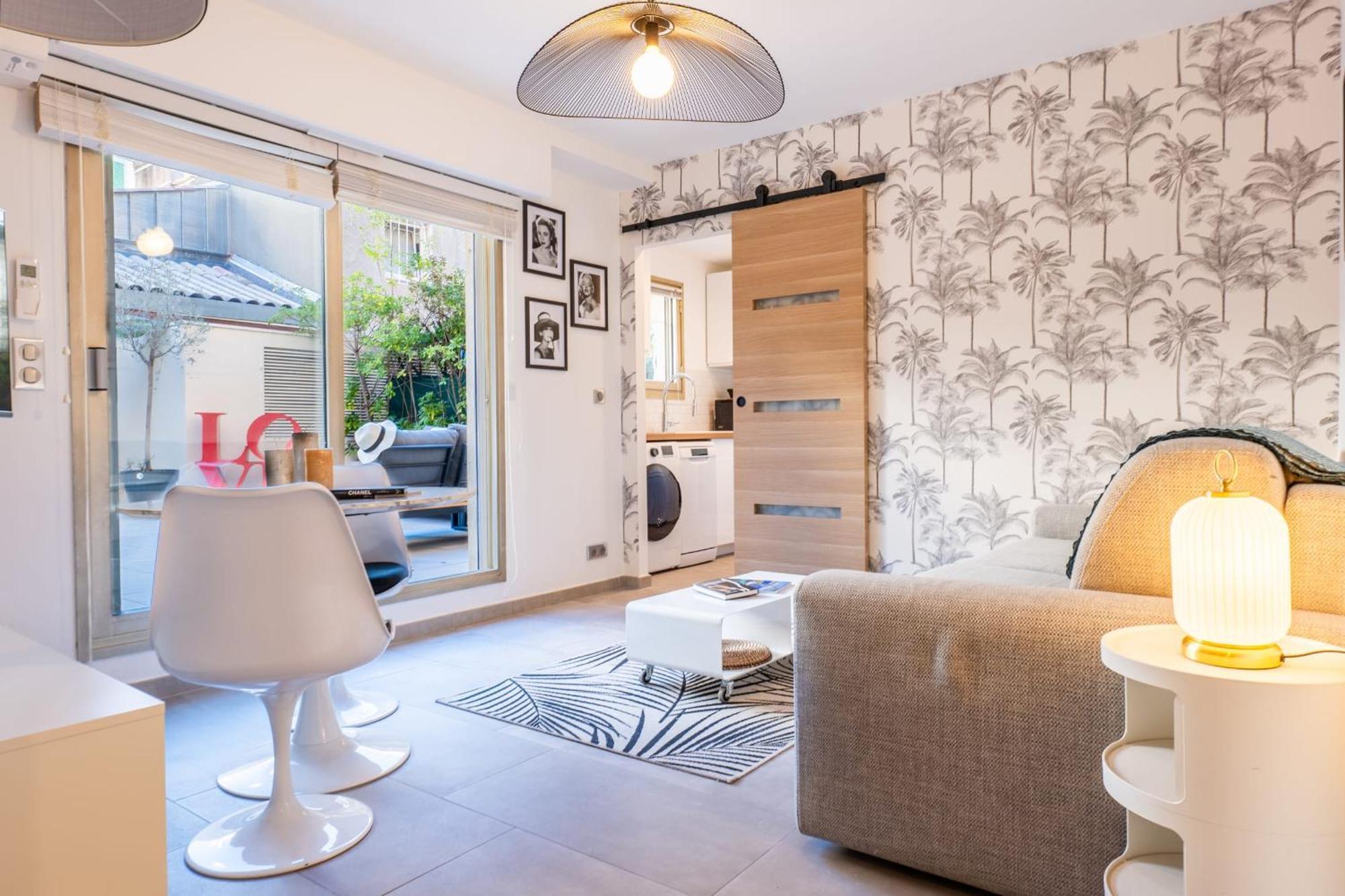 Rare ! With Terrace 5min Walk To The Palais * Cannes