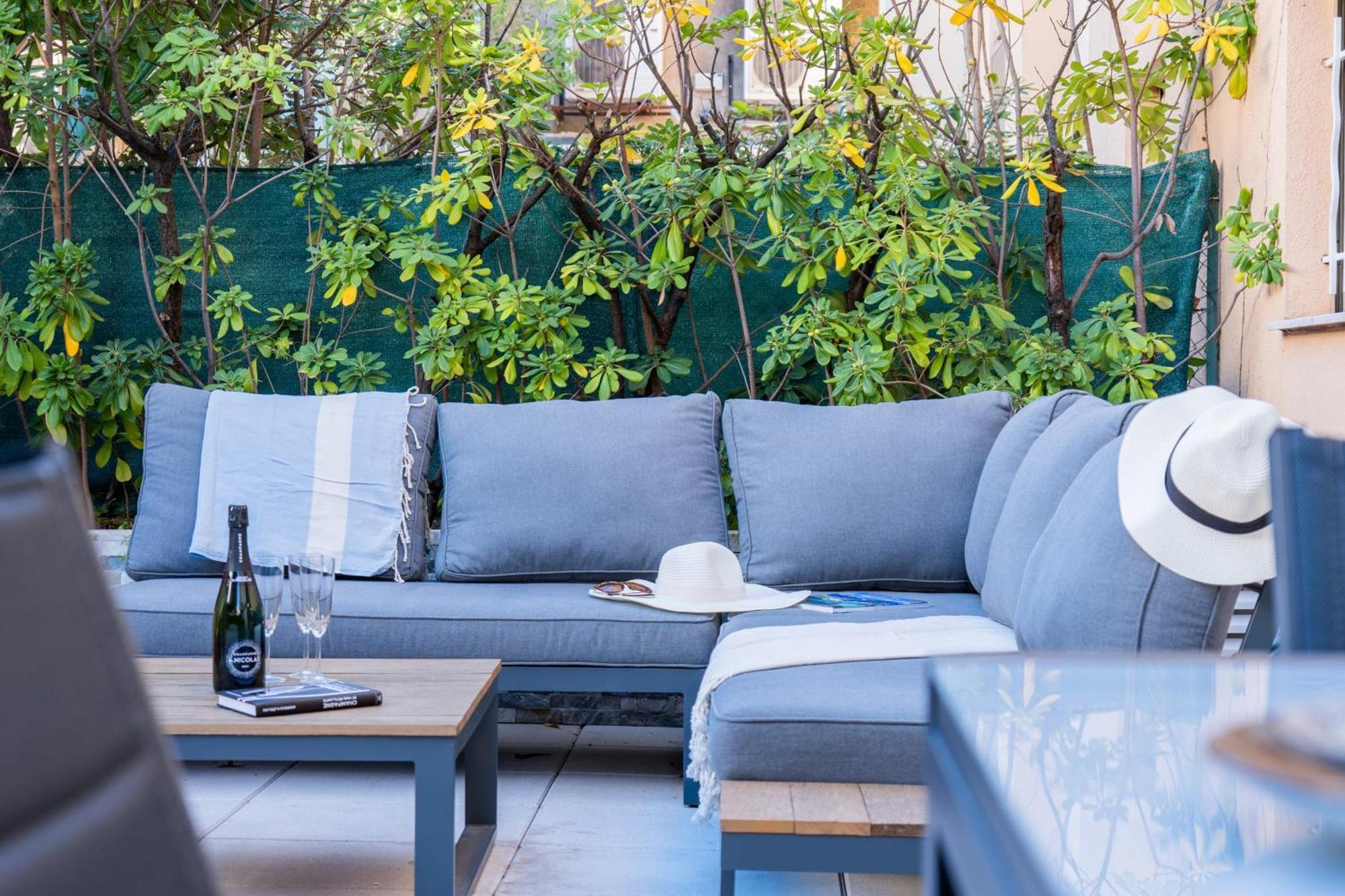 Rare ! With Terrace 5min Walk To The Palais Cannes