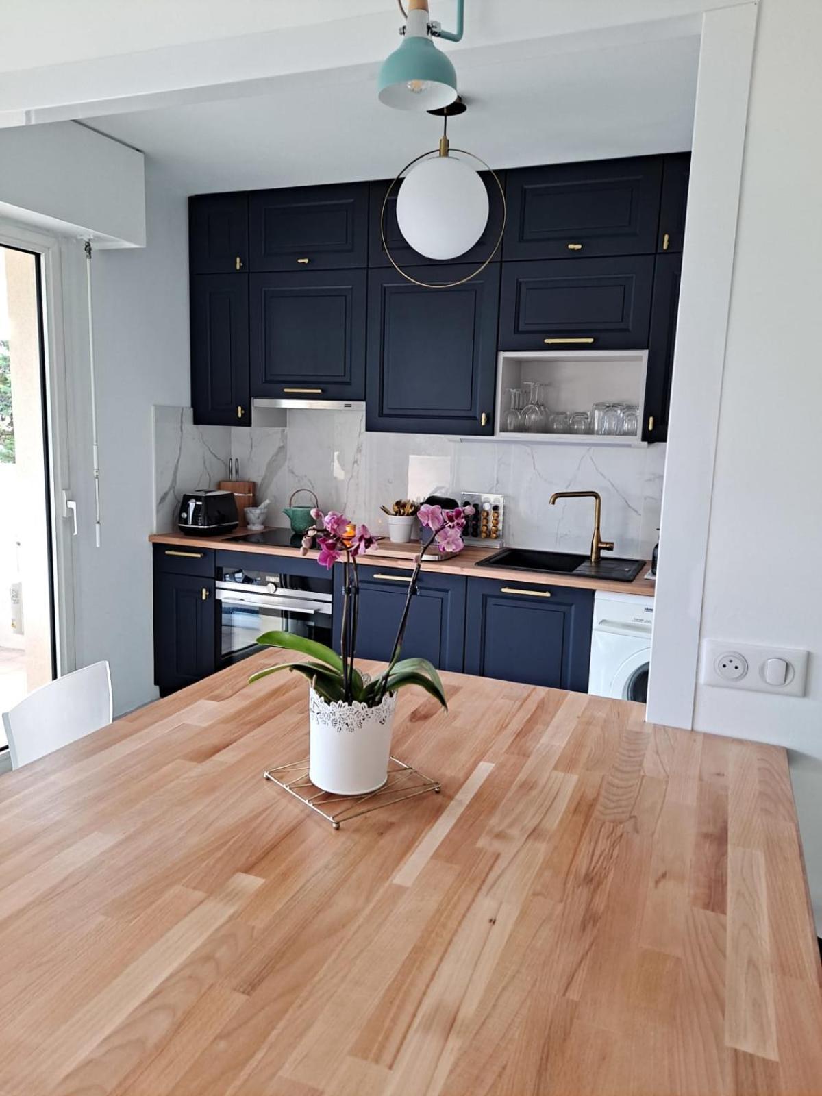 Henri Camille Real Estate -beautiful One Bedroom Swimming Pool And Parking
