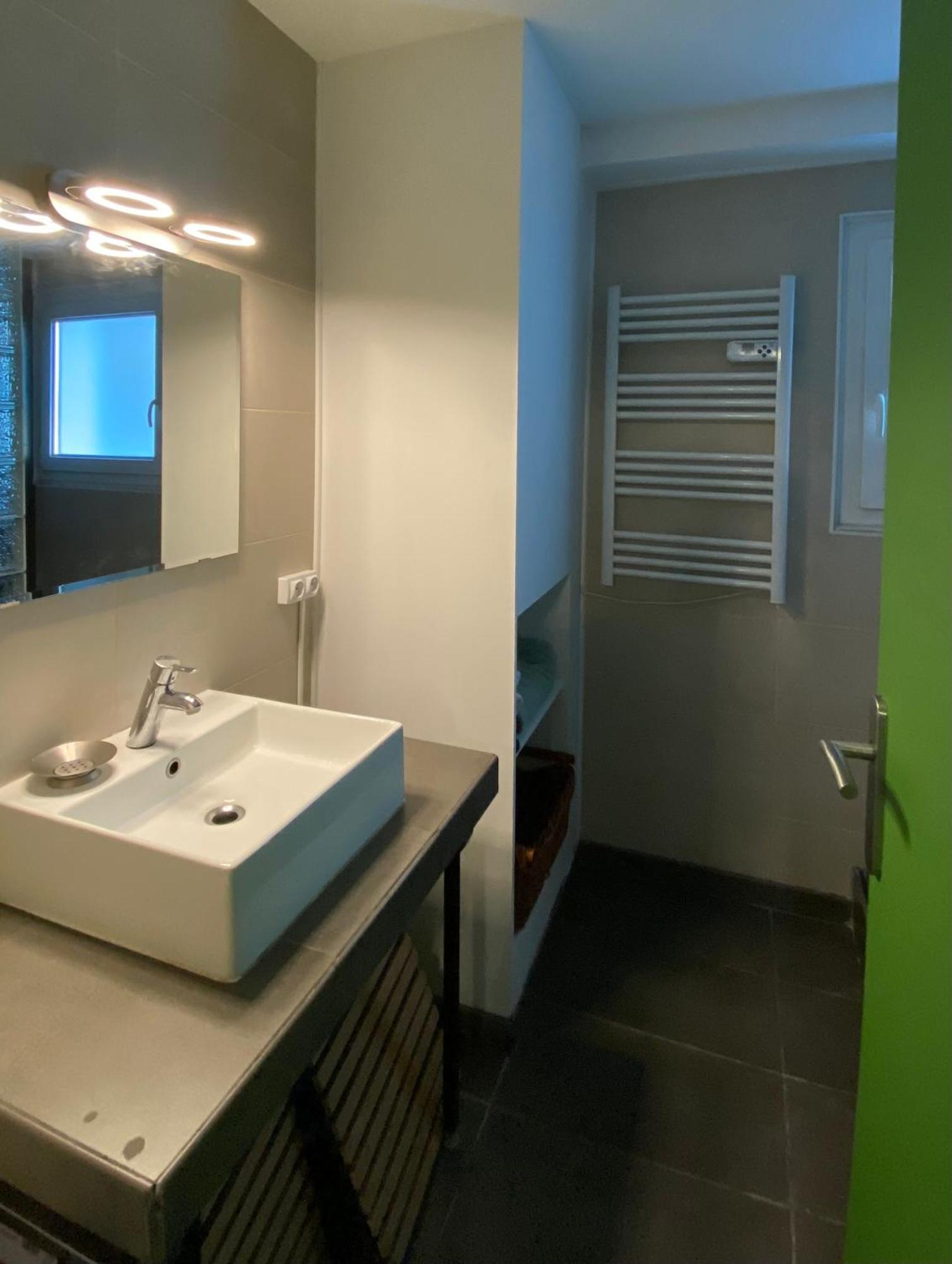 200 From Martines And Boulevard De La Croisette Apartment