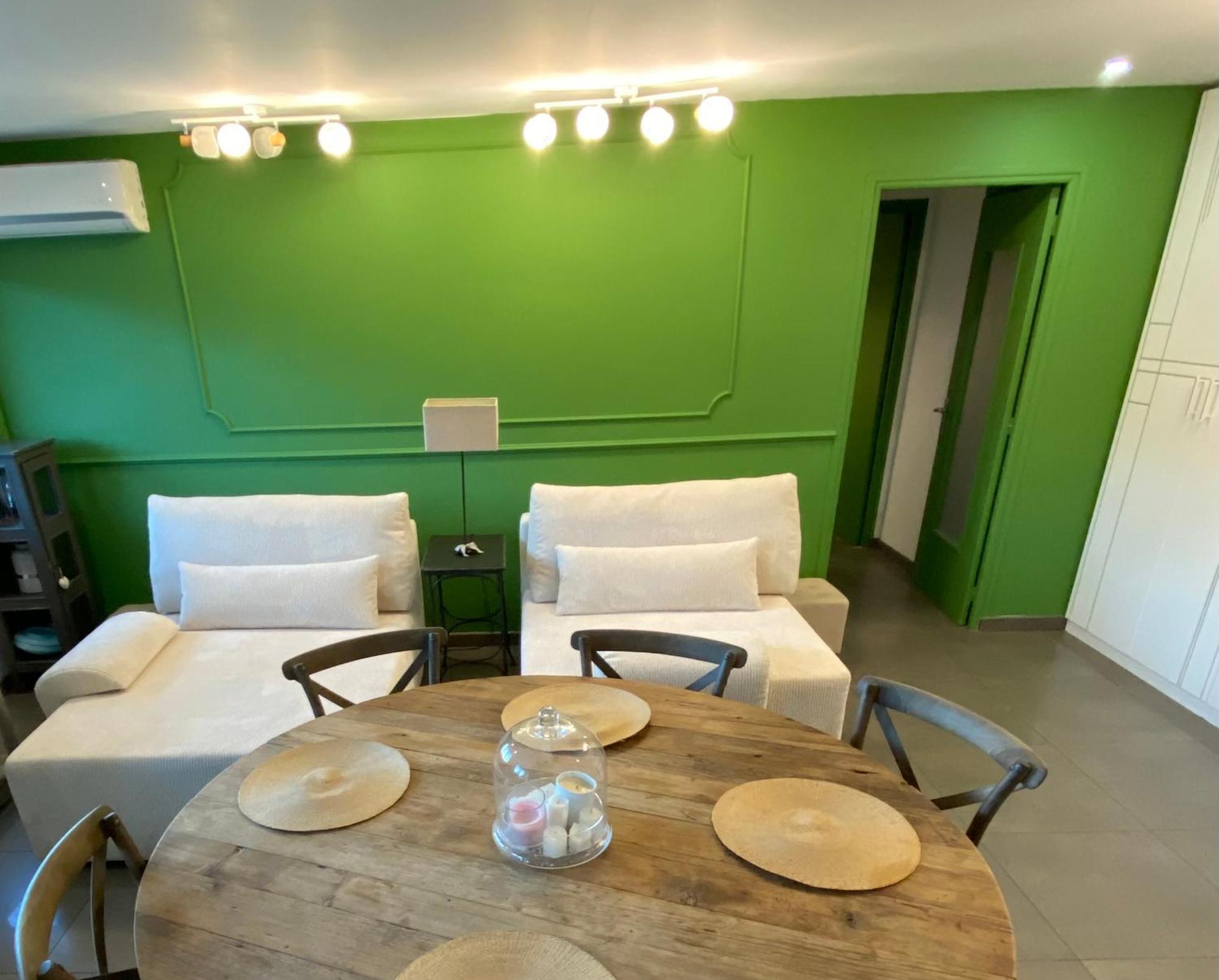 200 From Martines And Boulevard De La Croisette Apartment