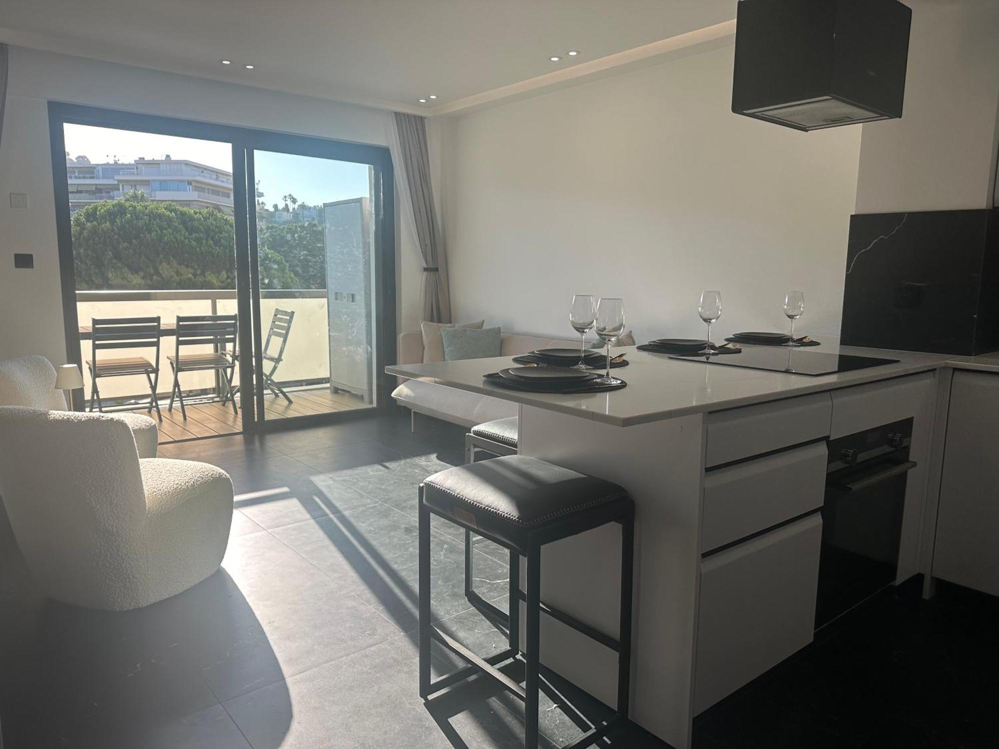 Luxueux 3 Pieces, 300 M Du Martinez Et Des Plages Apartment