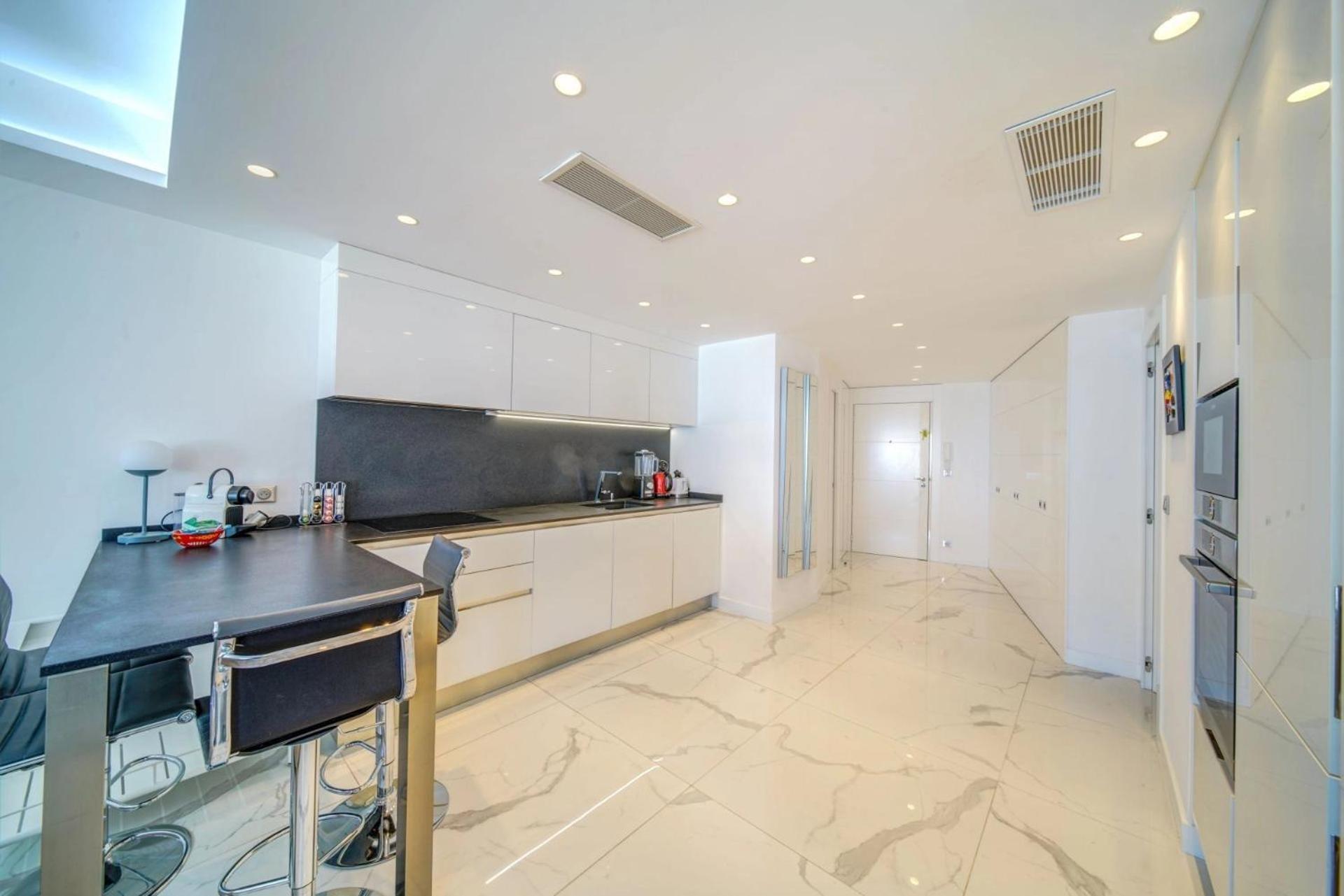 Ref 1337 - Croisette - Vue * Cannes