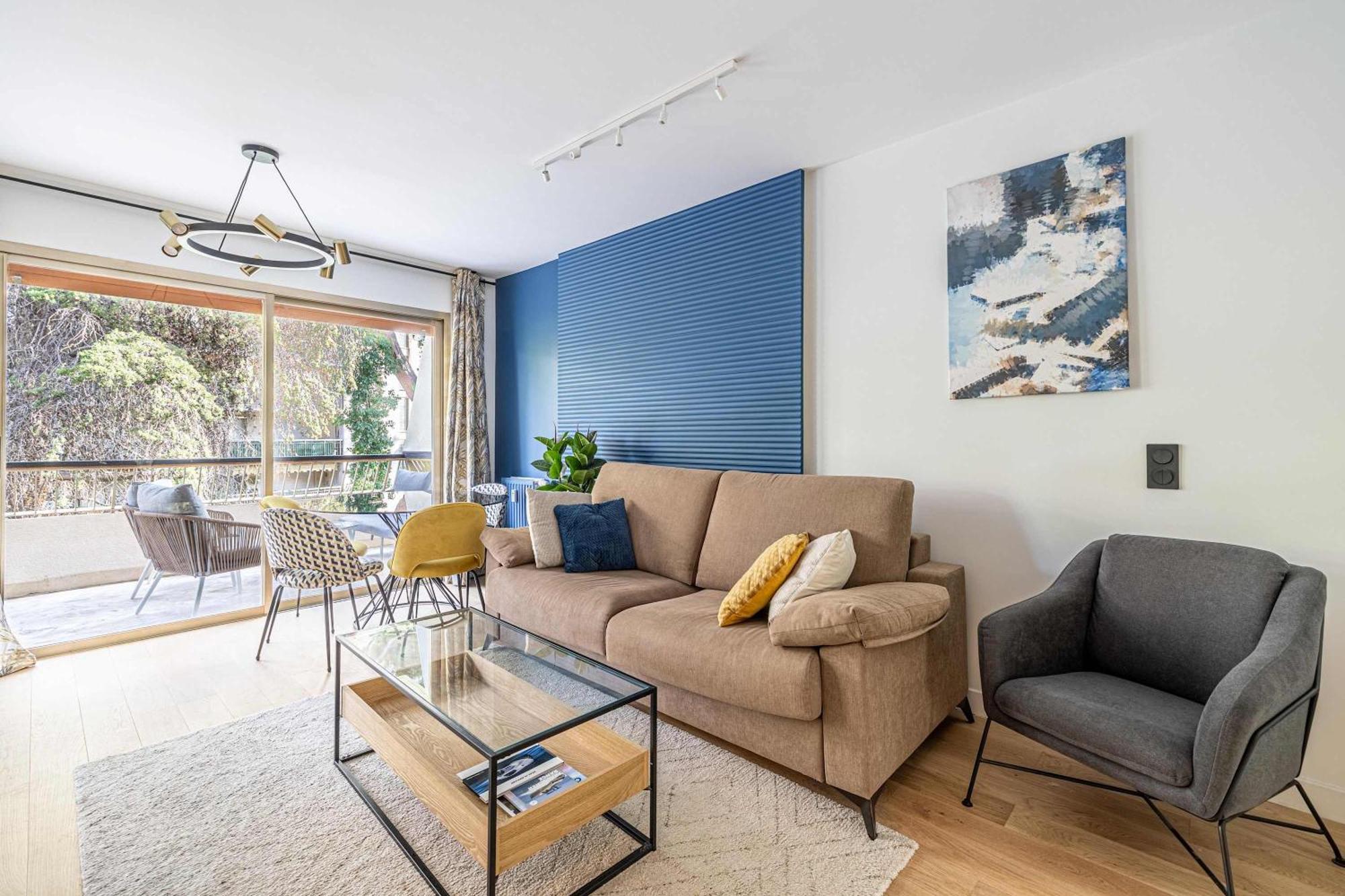 Le Fleuri Avec Terrasse, A Cote Du Martinez, Ideal Pour Un Sejour Apartment