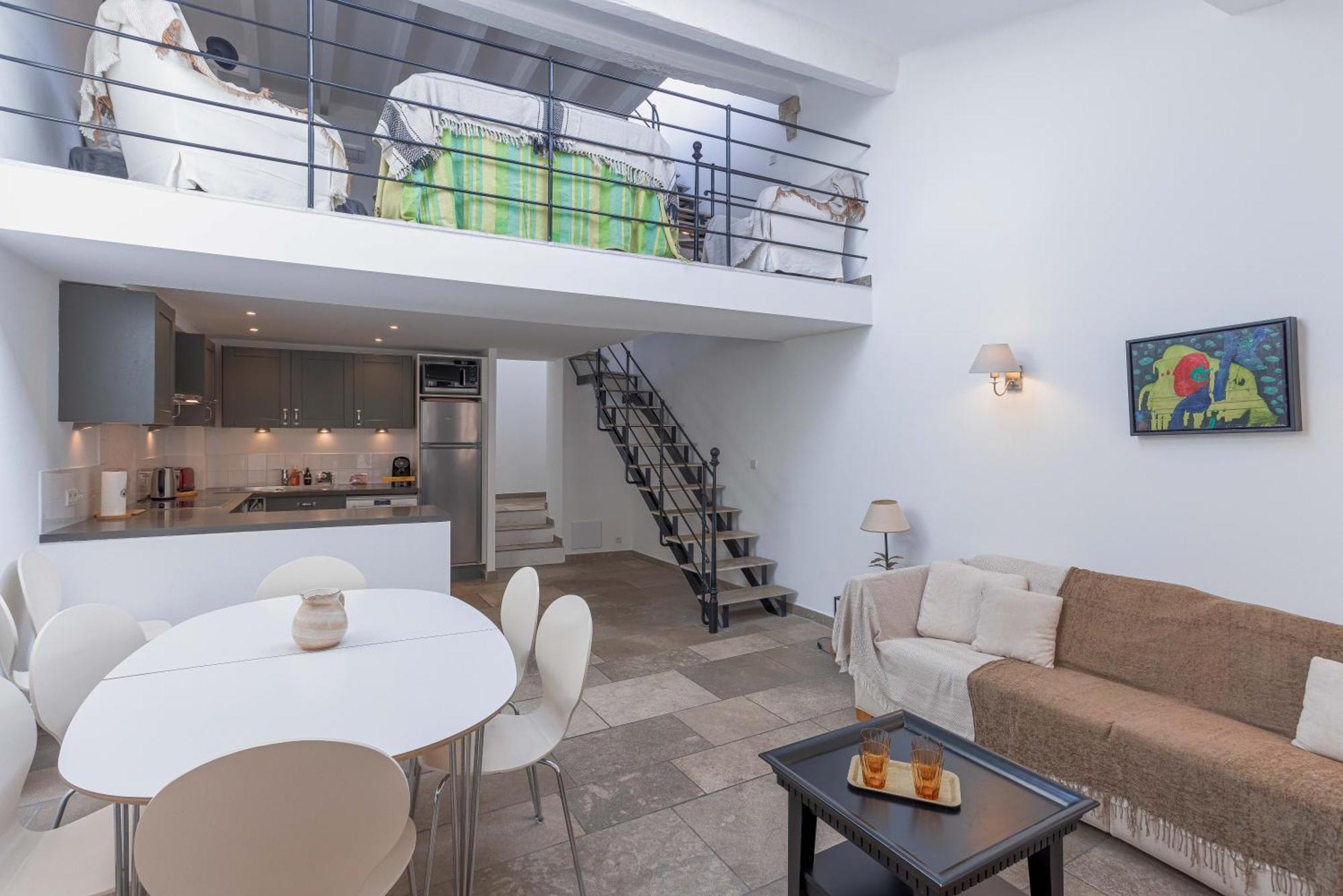 Maison Julia- Triplex Avec Rooftop Terrasse Vue Sur Et Cathedrale, 10 Mins A Pieds Du Palais Et Plages *