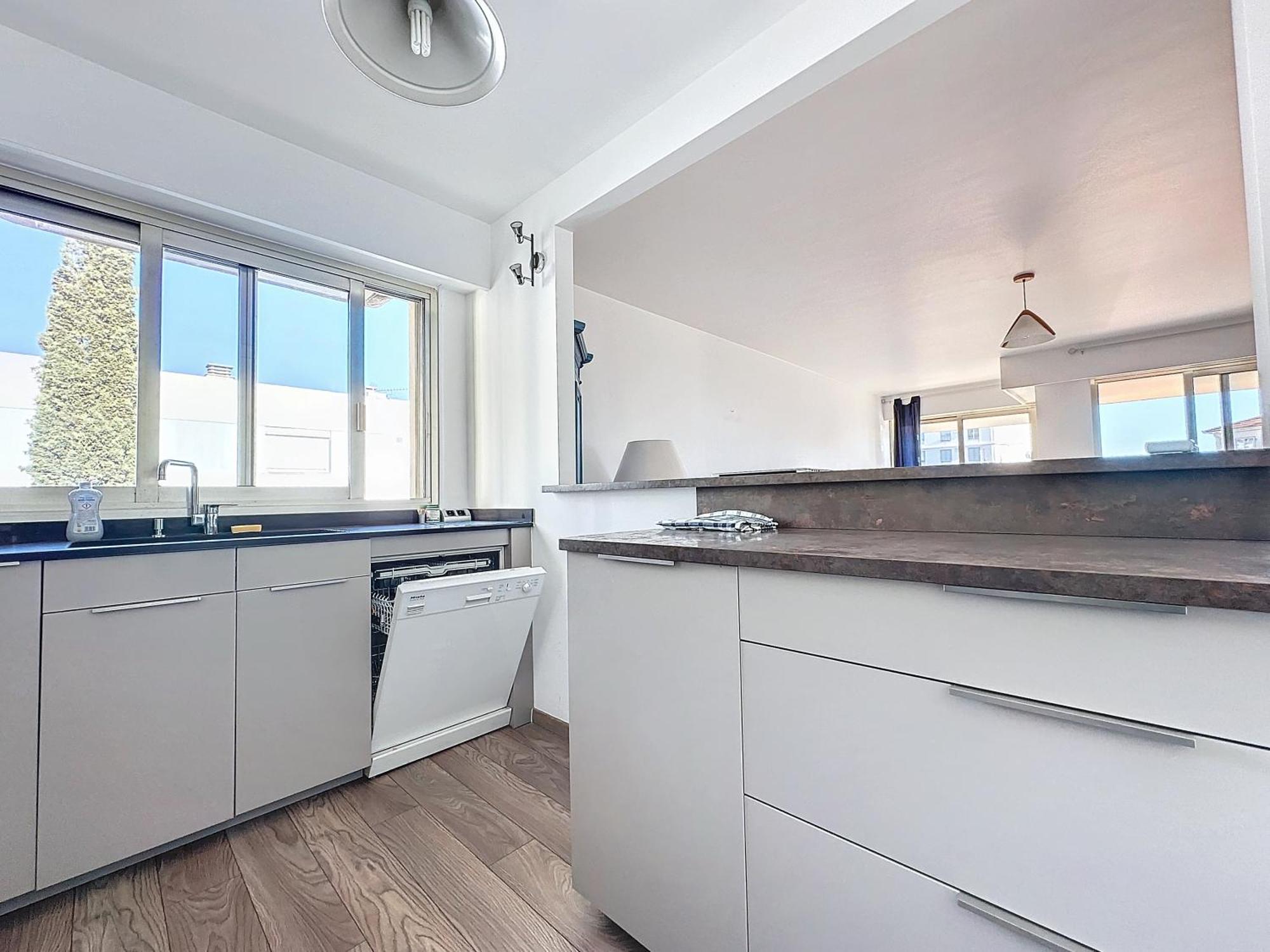 Apartment 78m2 Terrasse Vue A 50m De La Croisette *