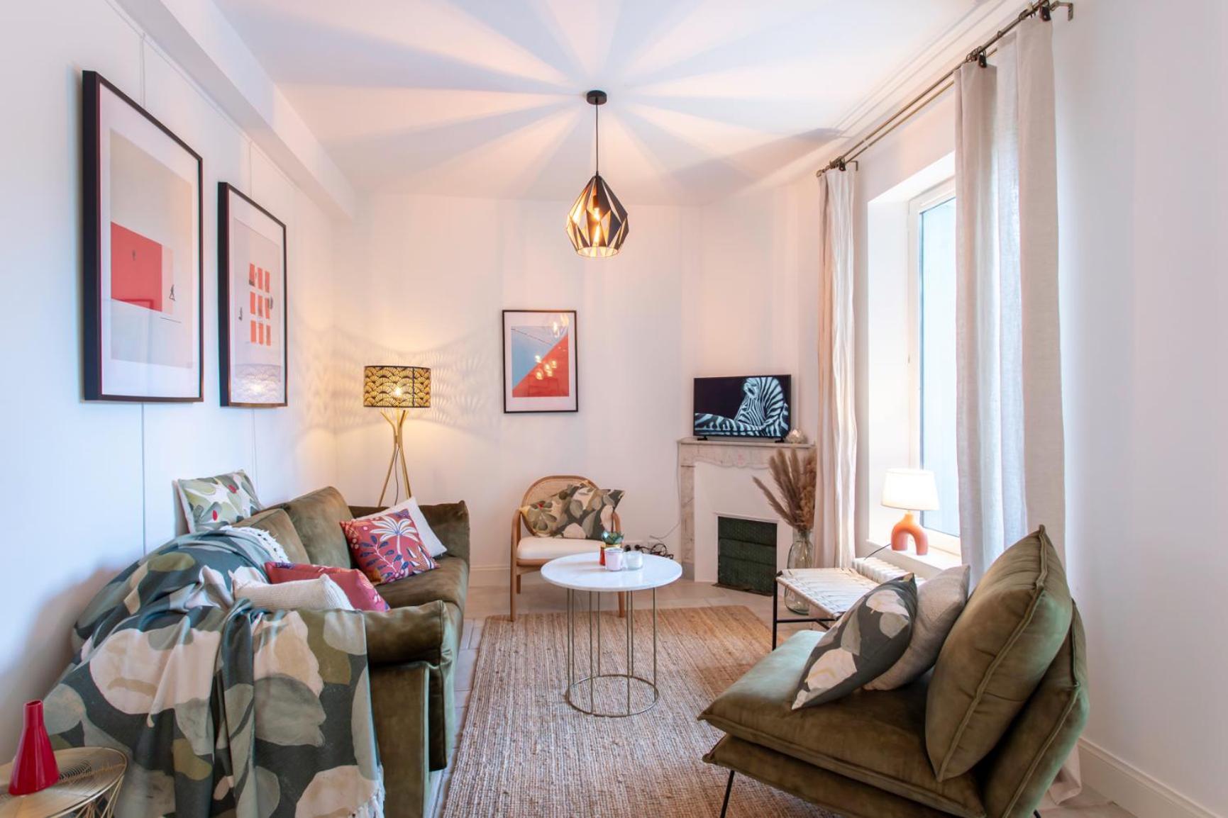 C8 - Lovely House 4 Bdr - Pool, Ac, Garage & Wifi *