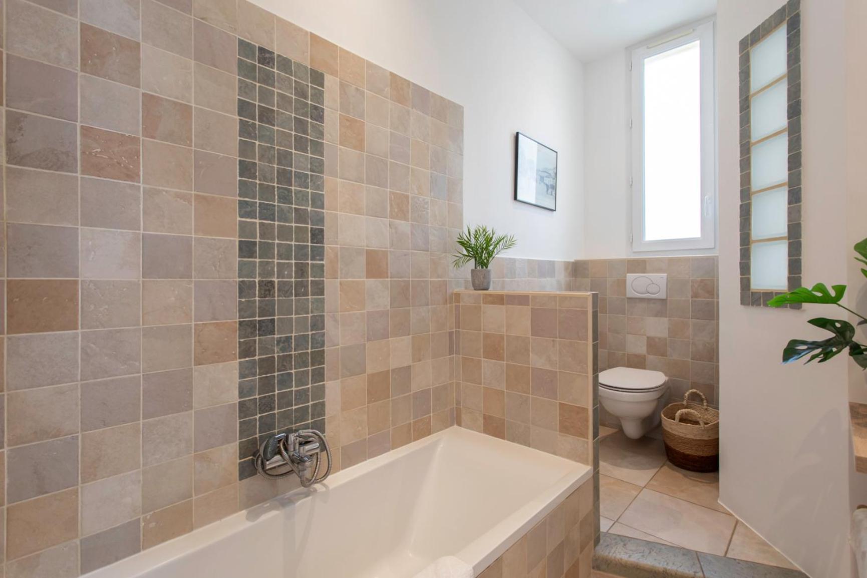 Villa C8 - Lovely House 4 Bdr - Pool, Ac, Garage & Wifi