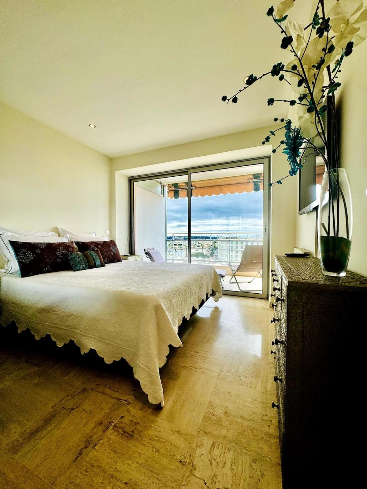 Seaview Retreat 1br With Terrace * Cannes