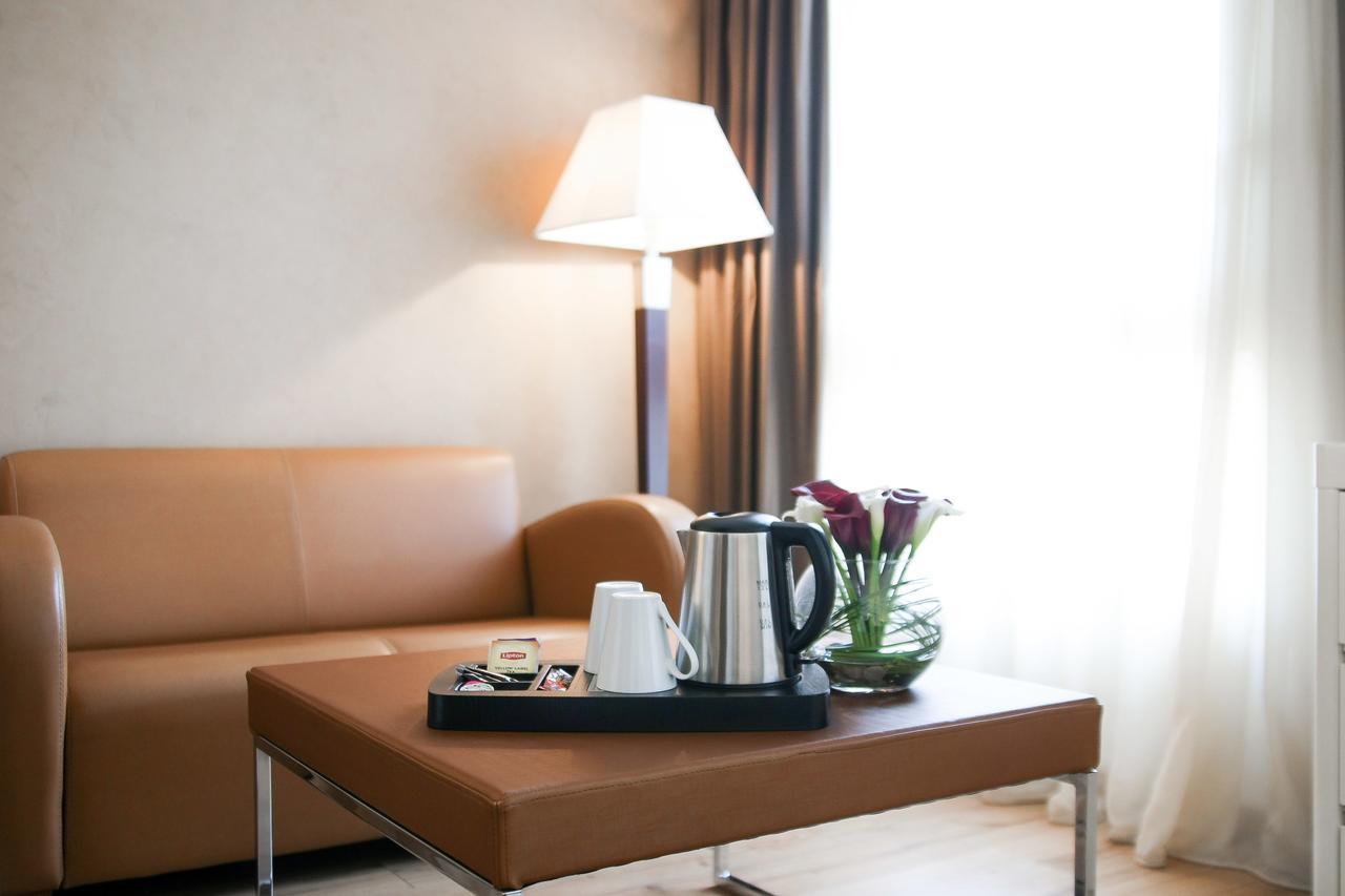 Montaigne & 4* Cannes