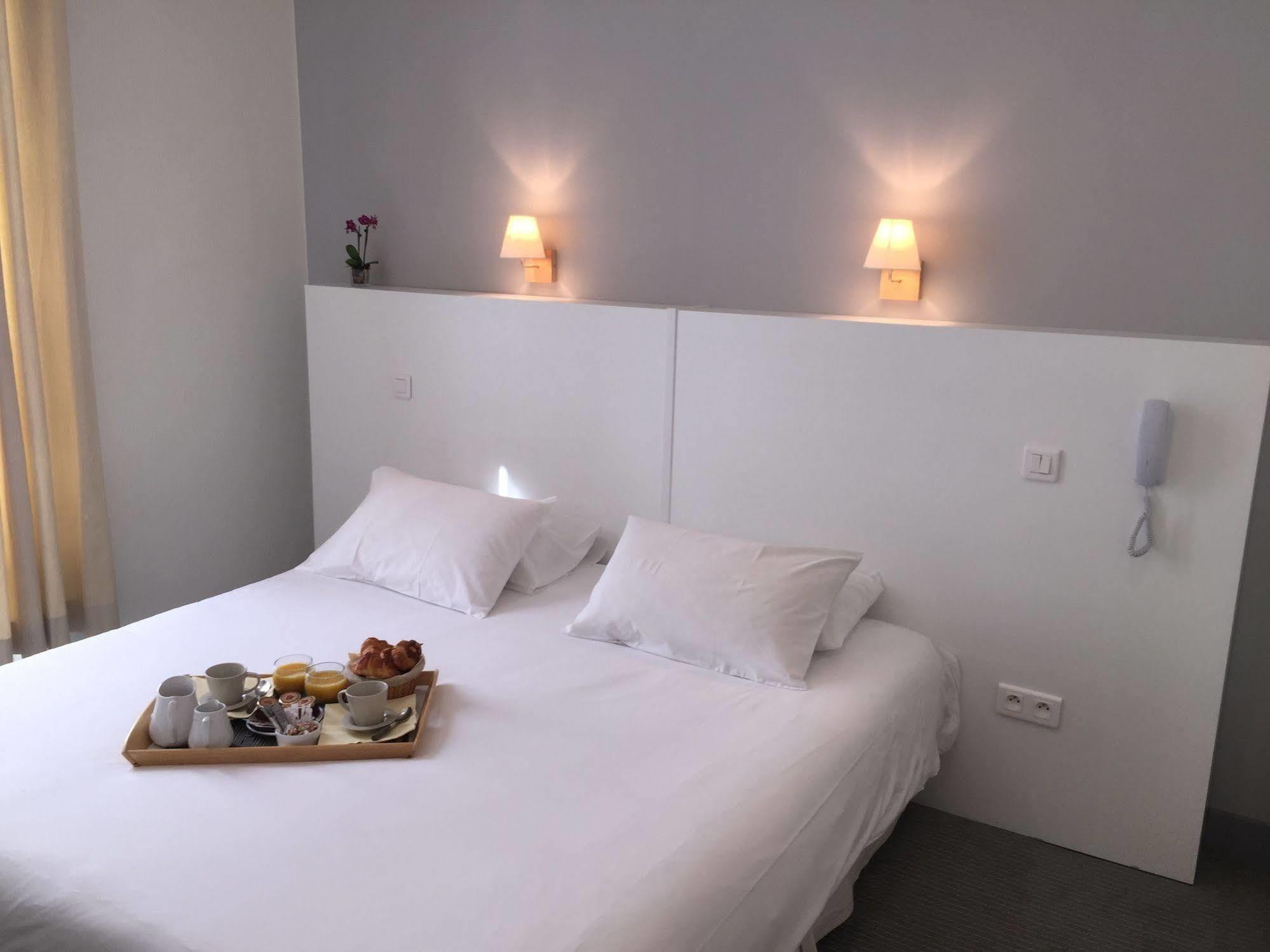 P.l.m. Hotel 2*
