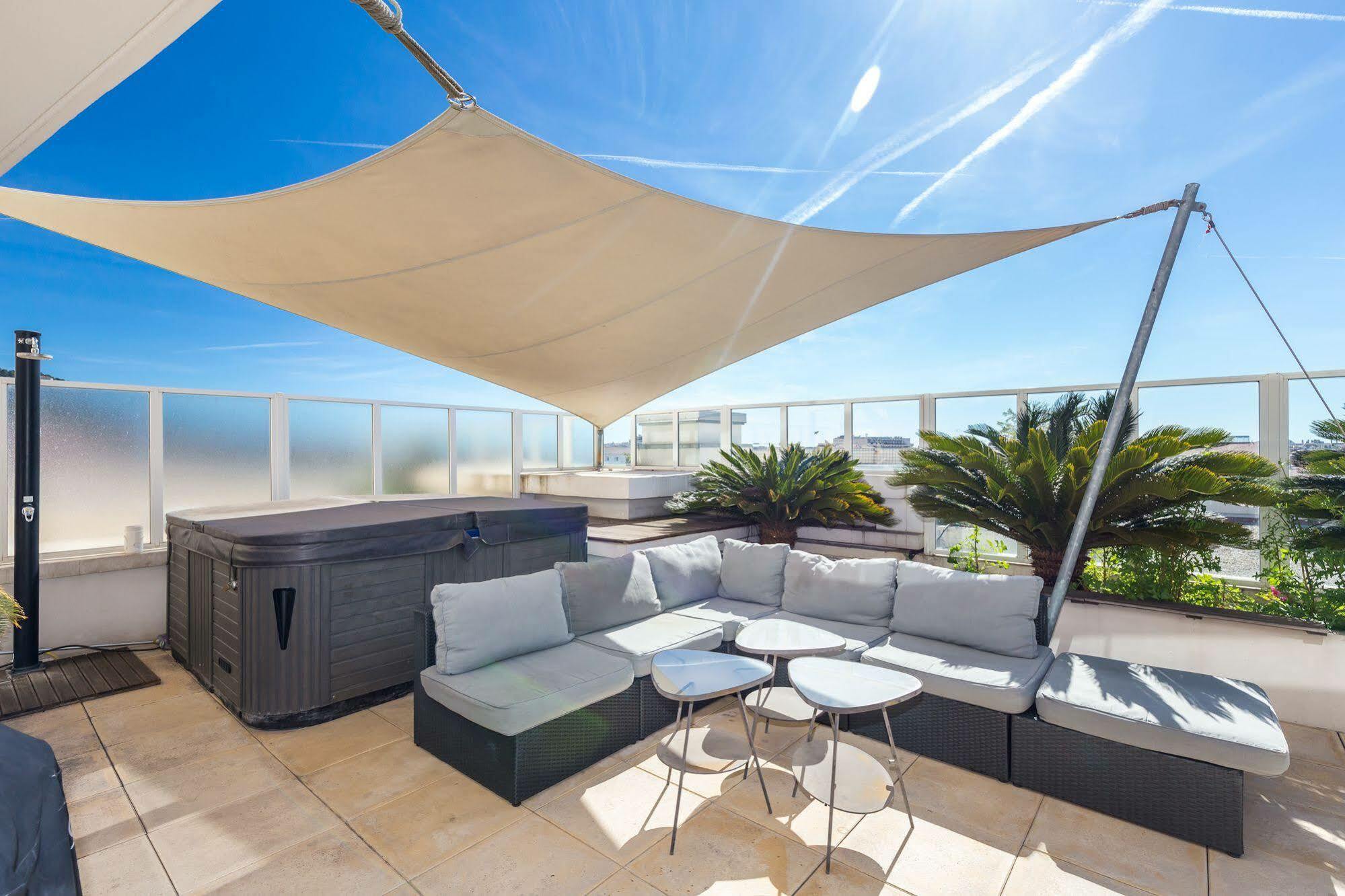 Apartment Superb Penthouse In Centre Of Stunning Views Air-conditioning Internet Near The Palais 532 *