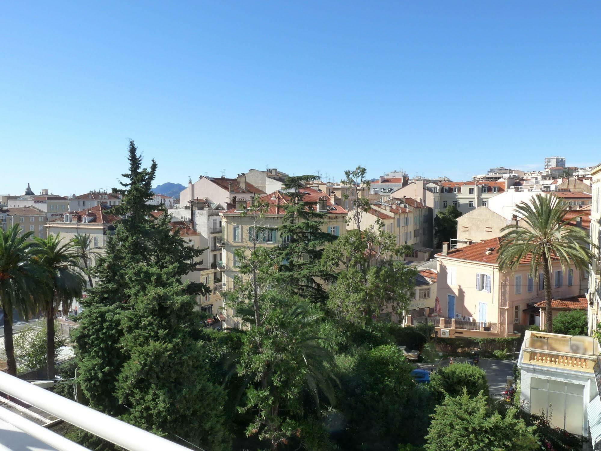 Superb Penthouse In Centre Of Stunning Views Air-conditioning Internet Near The Palais 532 Apartment Cannes