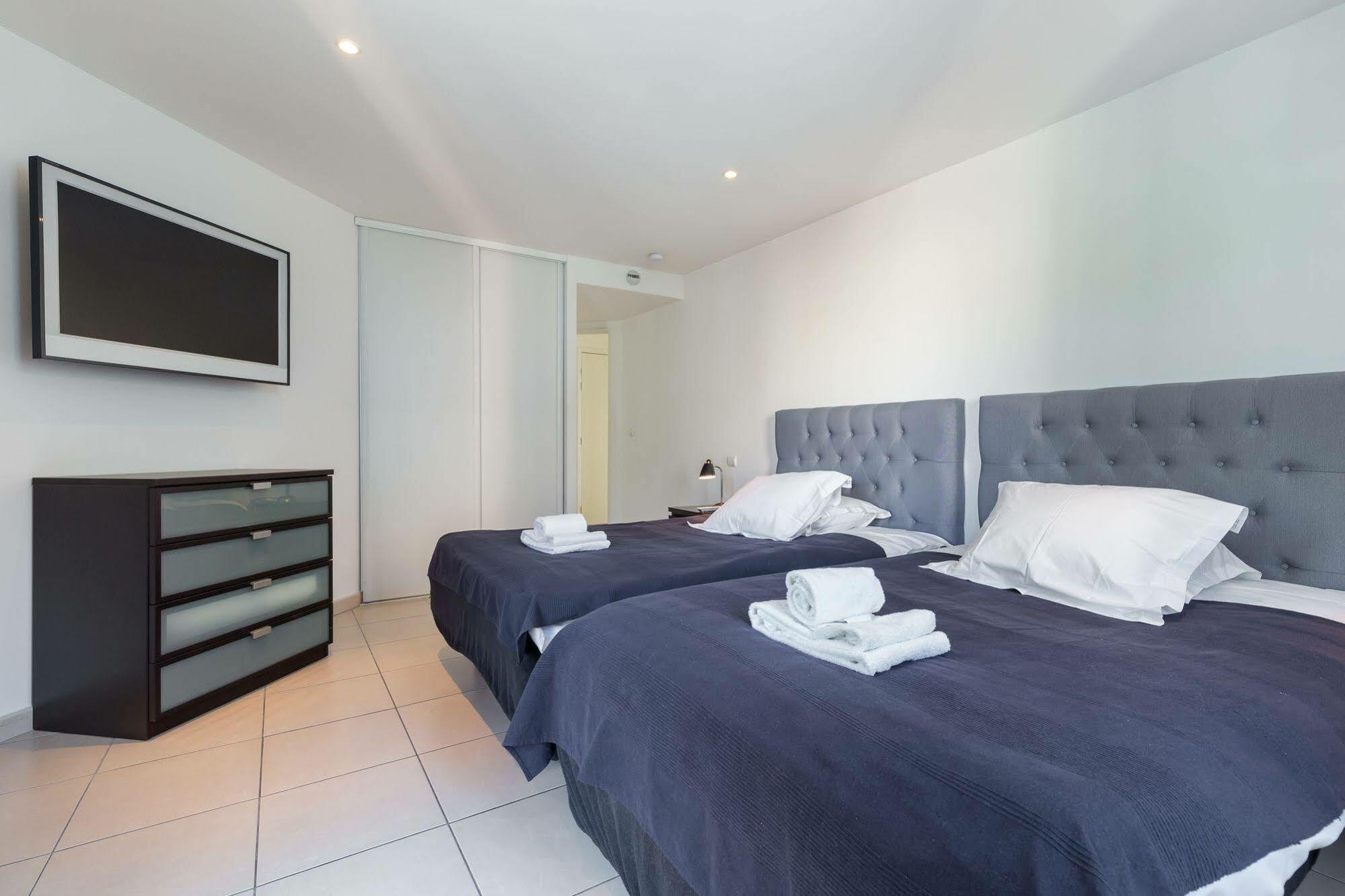 Superb Penthouse In Centre Of Stunning Views Air-conditioning Internet Near The Palais 532 Apartment *