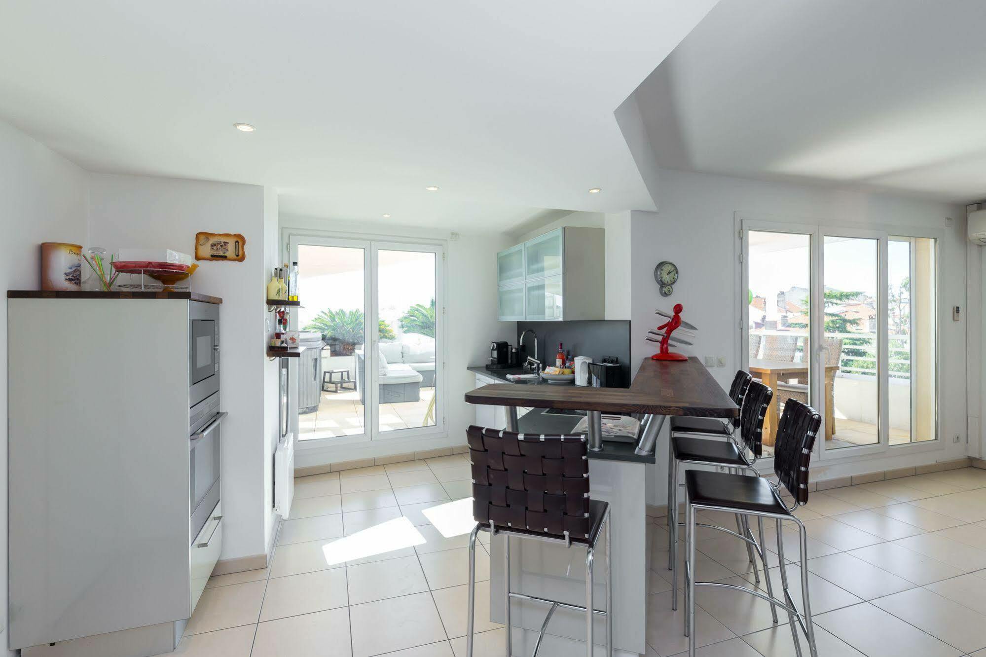 Superb Penthouse In Centre Of Stunning Views Air-conditioning Internet Near The Palais 532 Apartment *