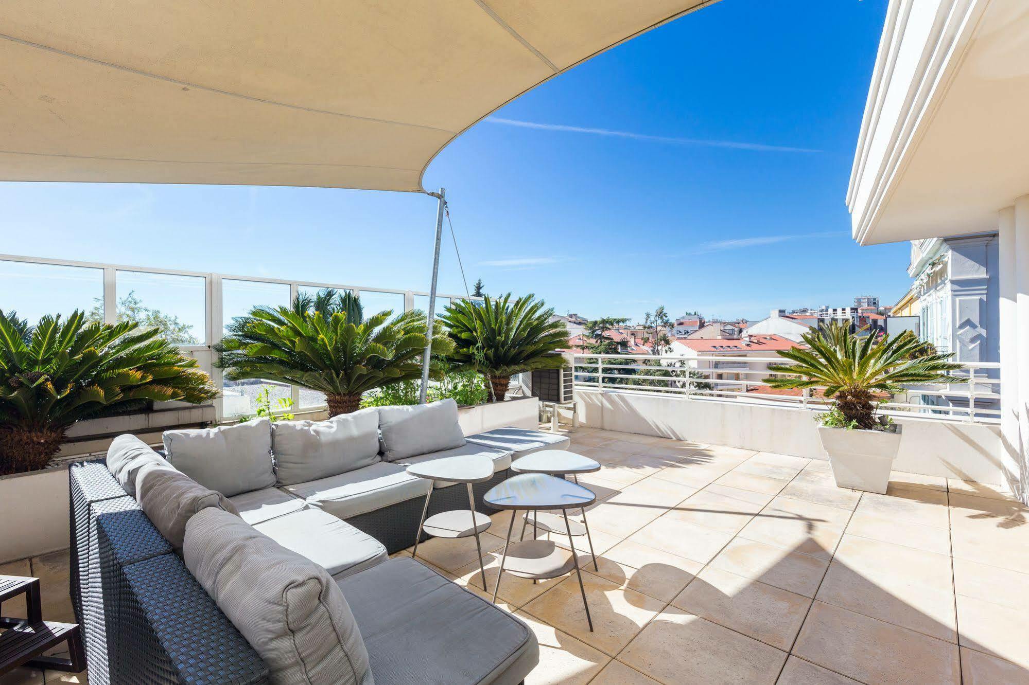 Superb Penthouse In Centre Of Stunning Views Air-conditioning Internet Near The Palais 532 * Cannes