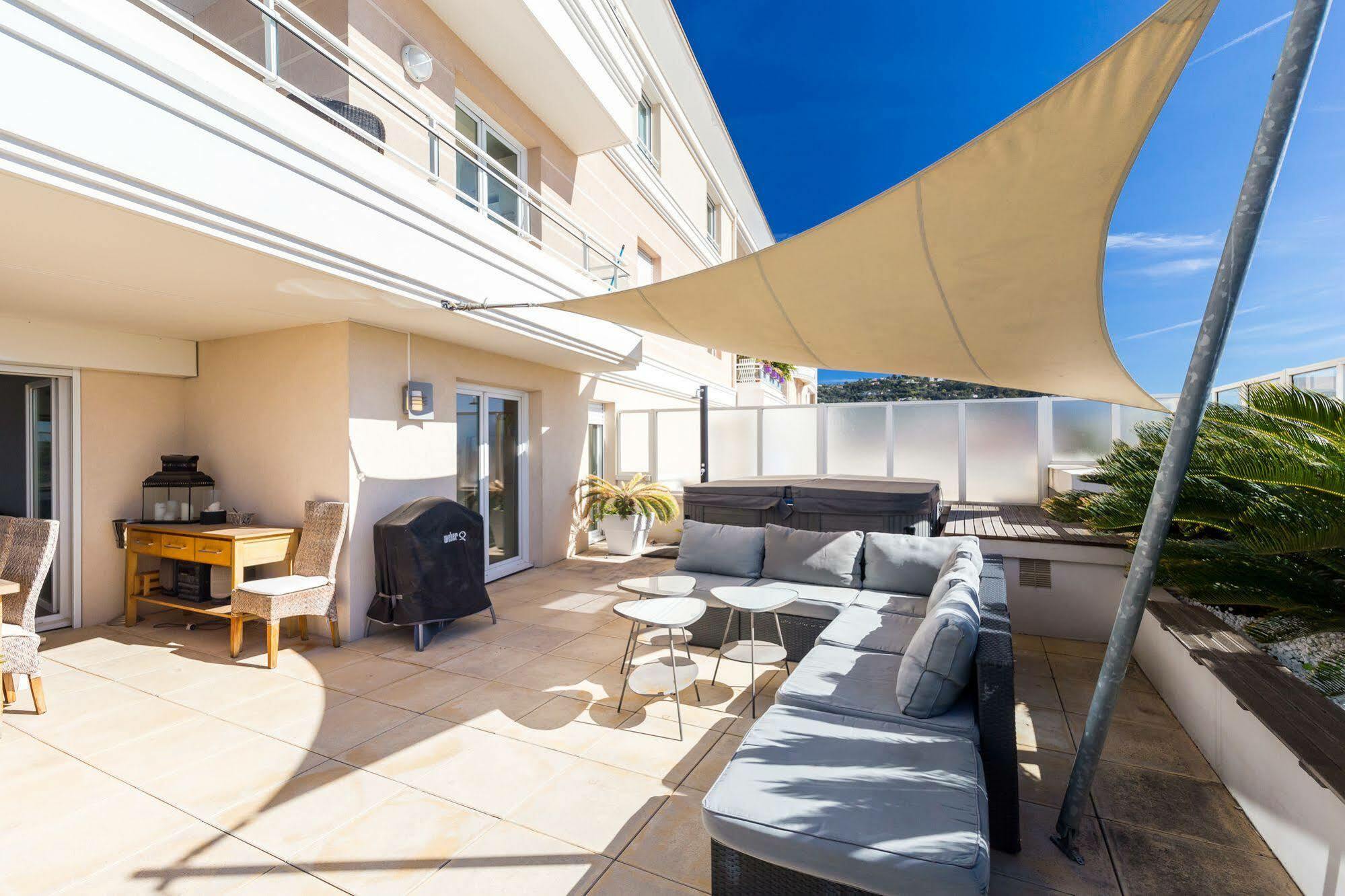 Apartment Superb Penthouse In Centre Of Stunning Views Air-conditioning Internet Near The Palais 532 Cannes