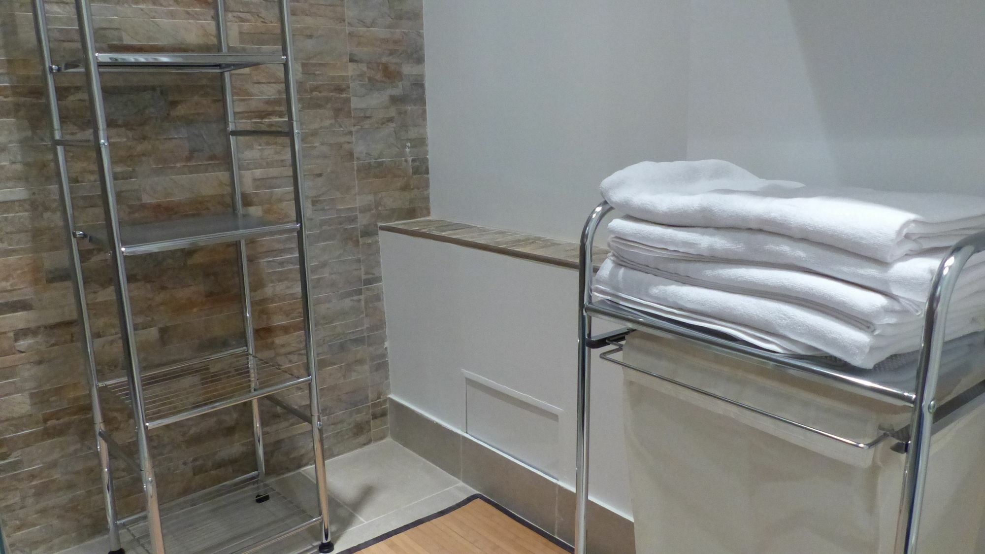 Lovely Renovated 5pax In The Heart Of *