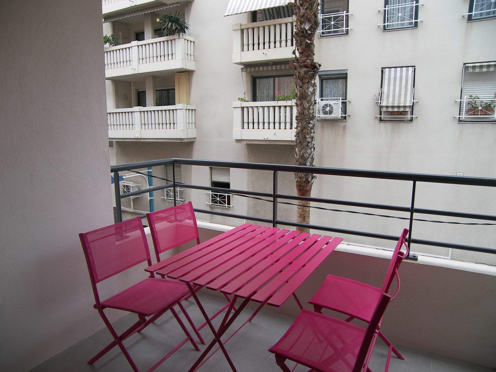 Modern Deluxe Two-bedroom * Cannes
