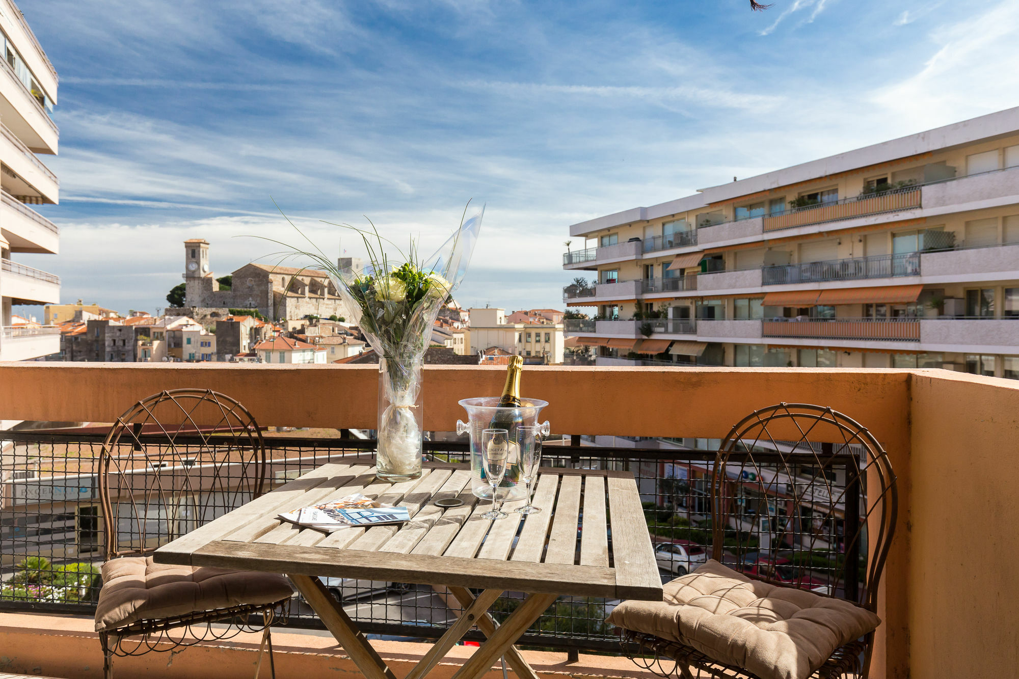 Modern 3 Bedroom, 3 Bathroom Near Old Town Walking Distance To Palais 330