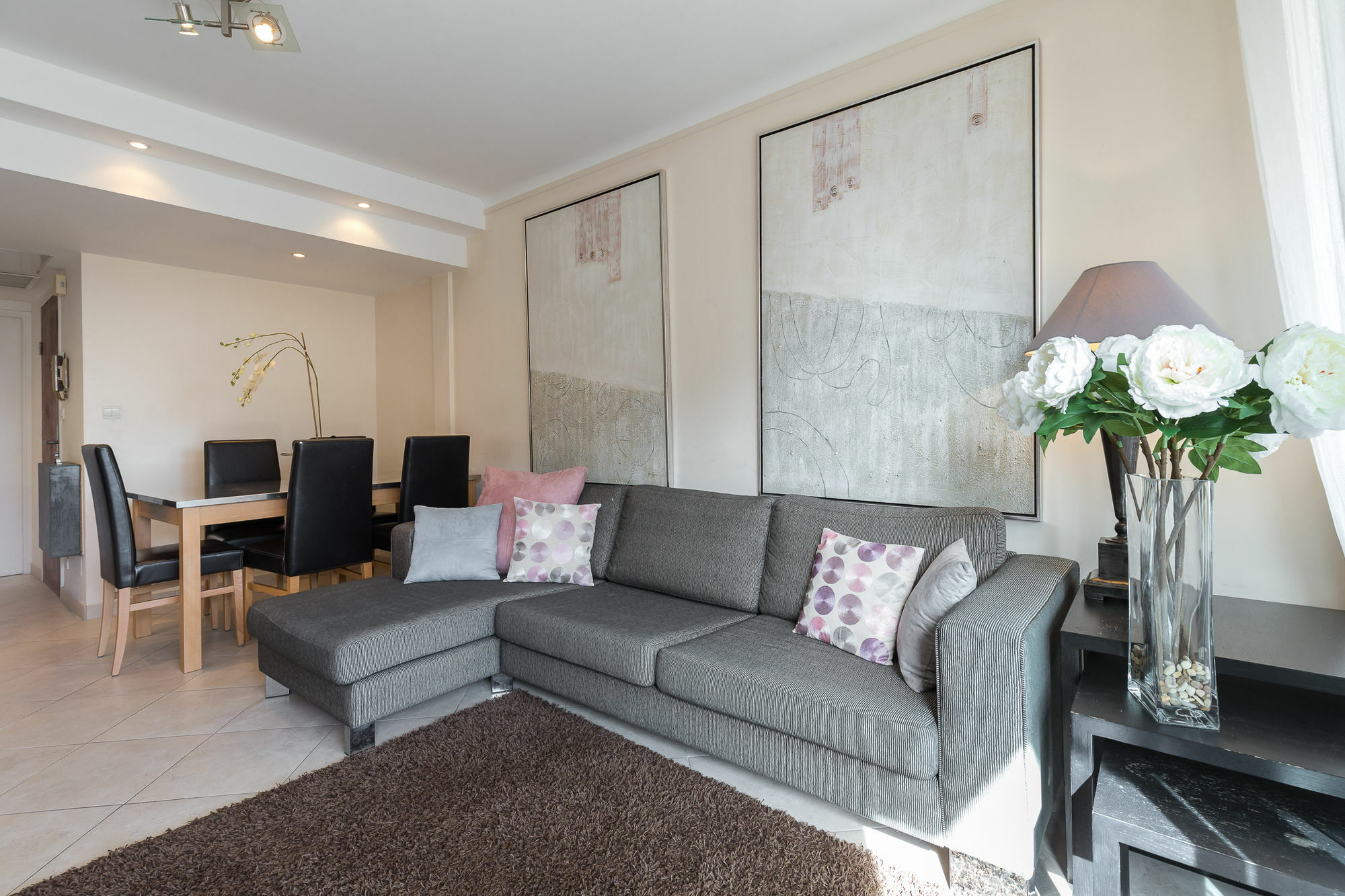Modern 3 Bedroom, 3 Bathroom Near Old Town Walking Distance To Palais 330 Apartment Cannes