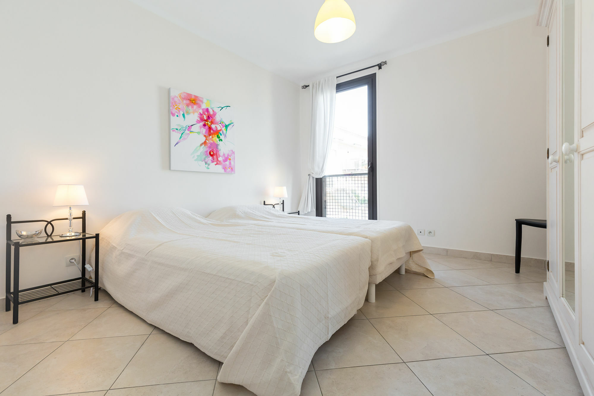 Modern 3 Bedroom, 3 Bathroom Near Old Town Walking Distance To Palais 330 Apartment