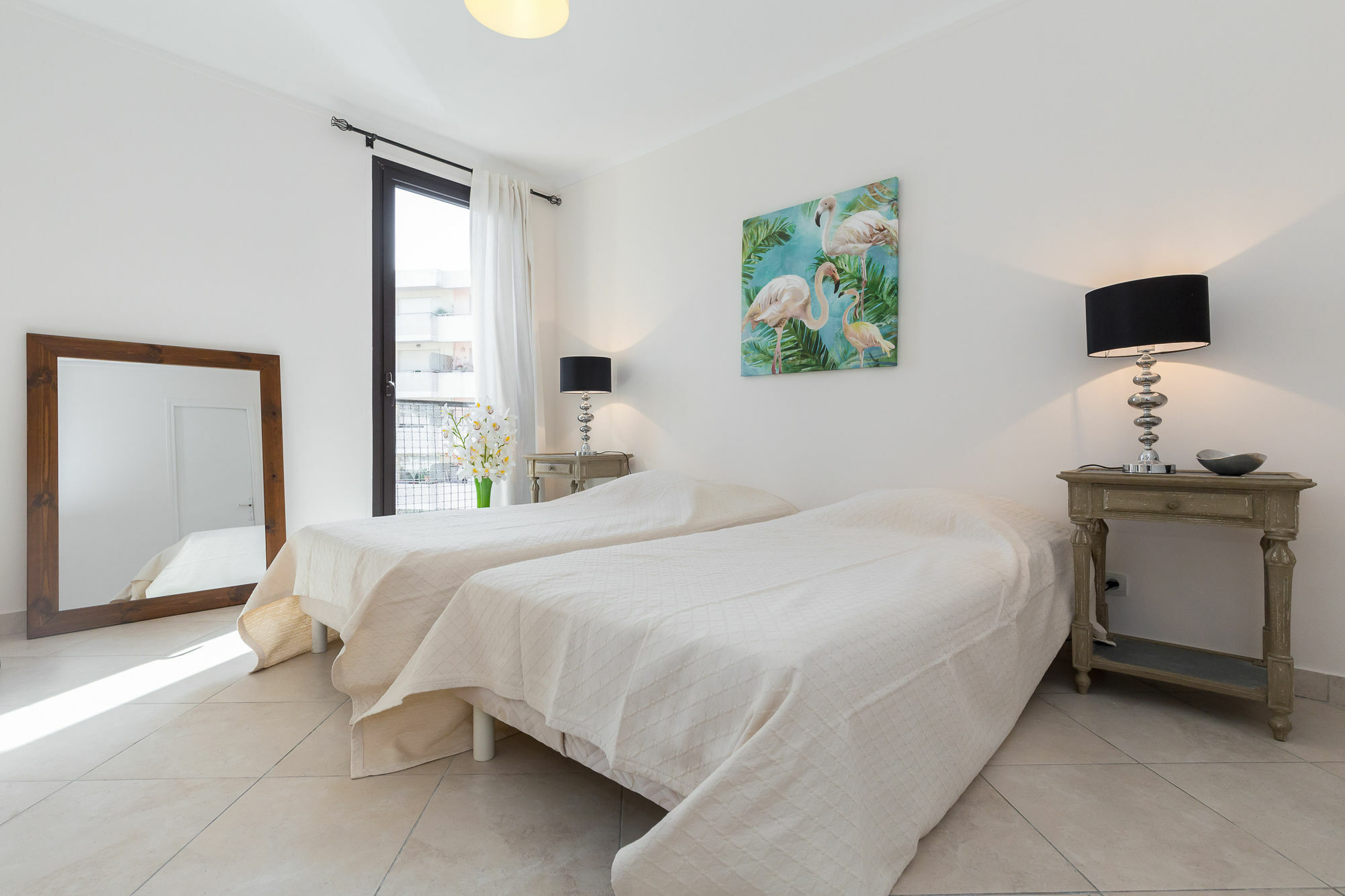 Modern 3 Bedroom, 3 Bathroom Near Old Town Walking Distance To Palais 330 *
