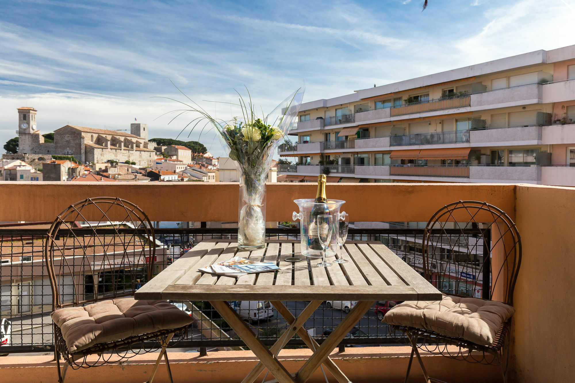 Modern 3 Bedroom, 3 Bathroom Near Old Town Walking Distance To Palais 330